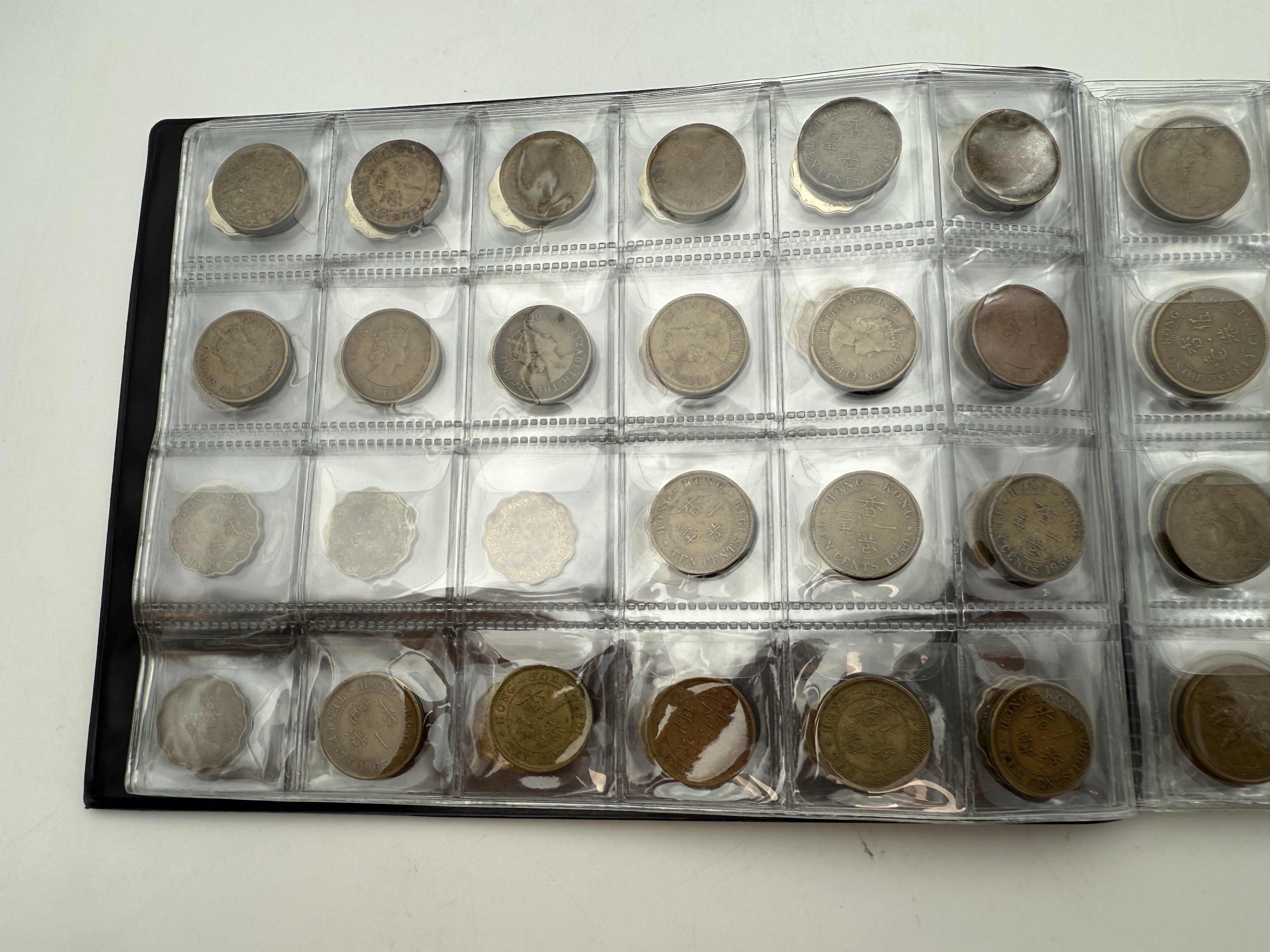 Hong Kong - A collection of several hundred coins arranged in a special coin album, various conditions and years - 1 15