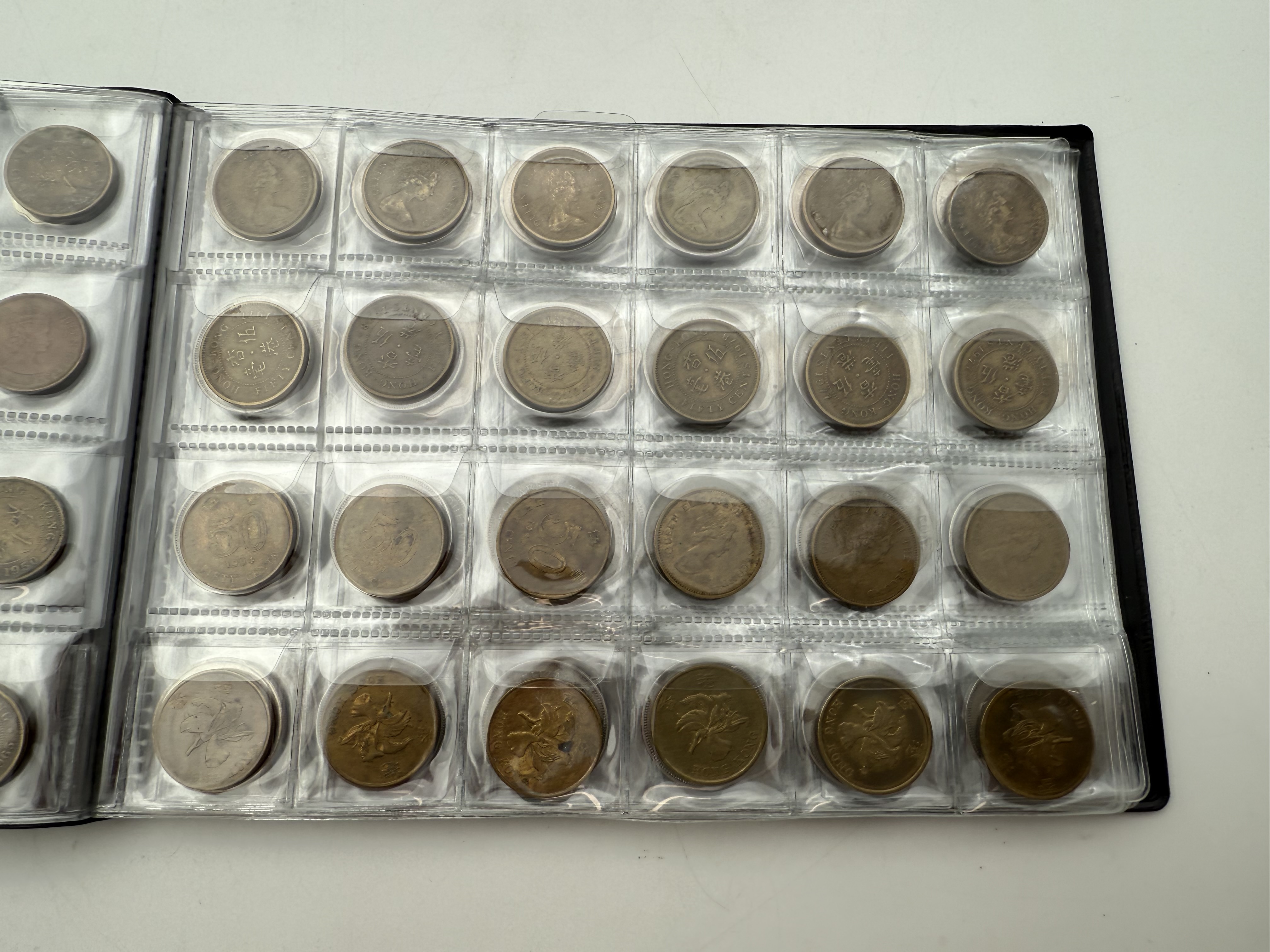 Hong Kong - A collection of several hundred coins arranged in a special coin album, various conditions and years - 1 16