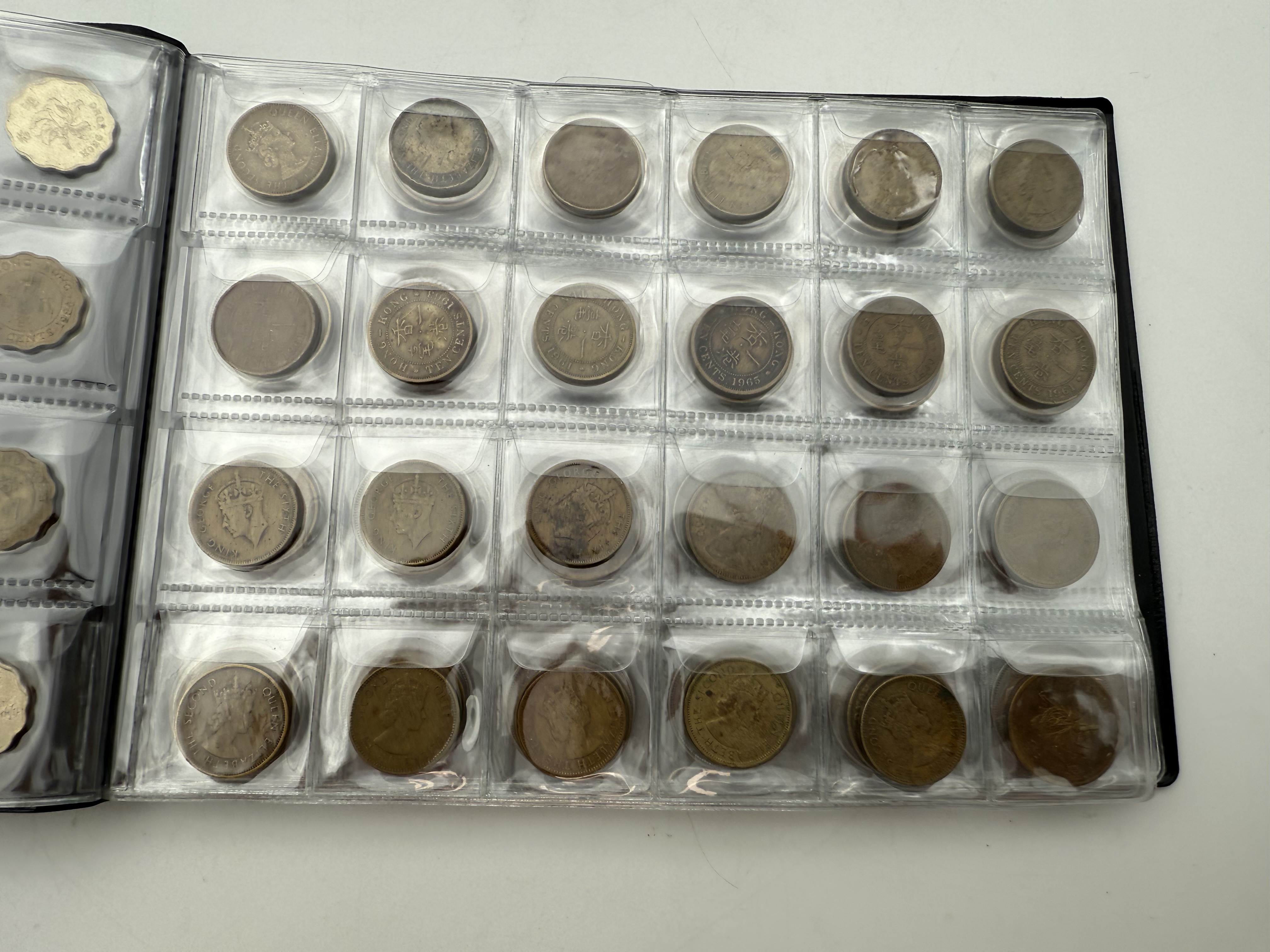 Hong Kong - A collection of several hundred coins arranged in a special coin album, various conditions and years - 1 14