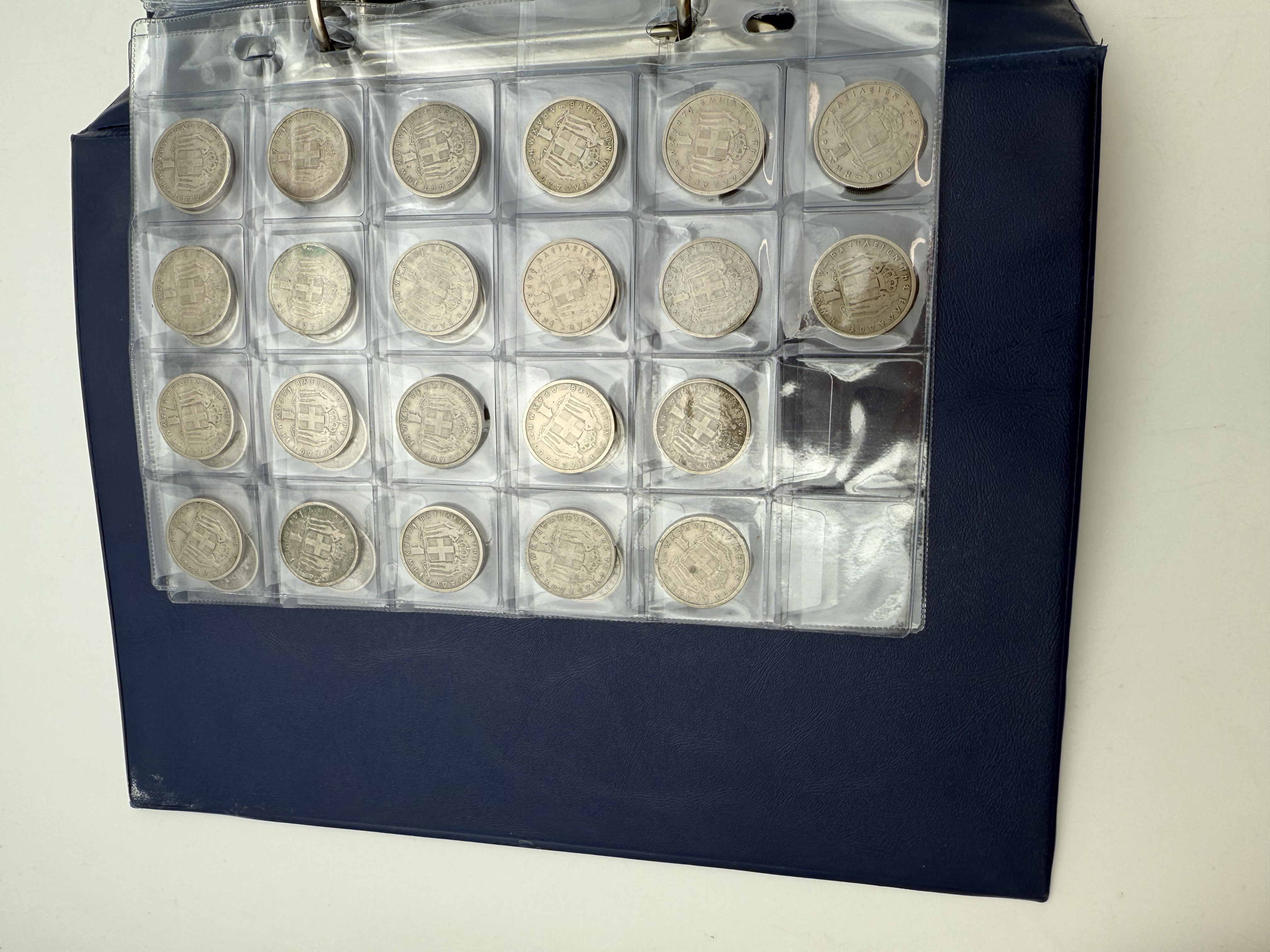 Greece - A collection of several hundred coins arranged in a special coin album, various conditions and years - 1 17