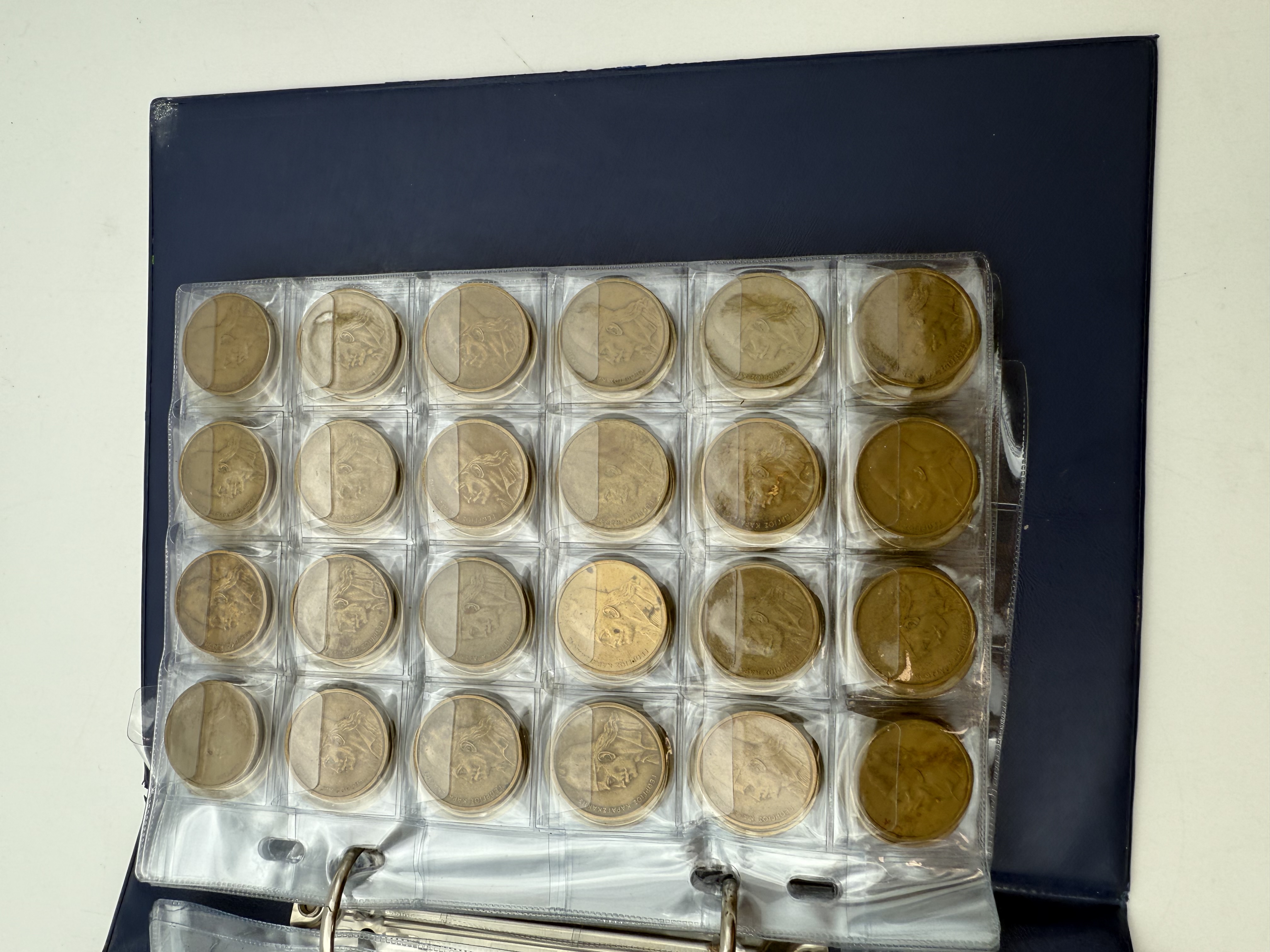 Greece - A collection of several hundred coins arranged in a special coin album, various conditions and years - 1 20