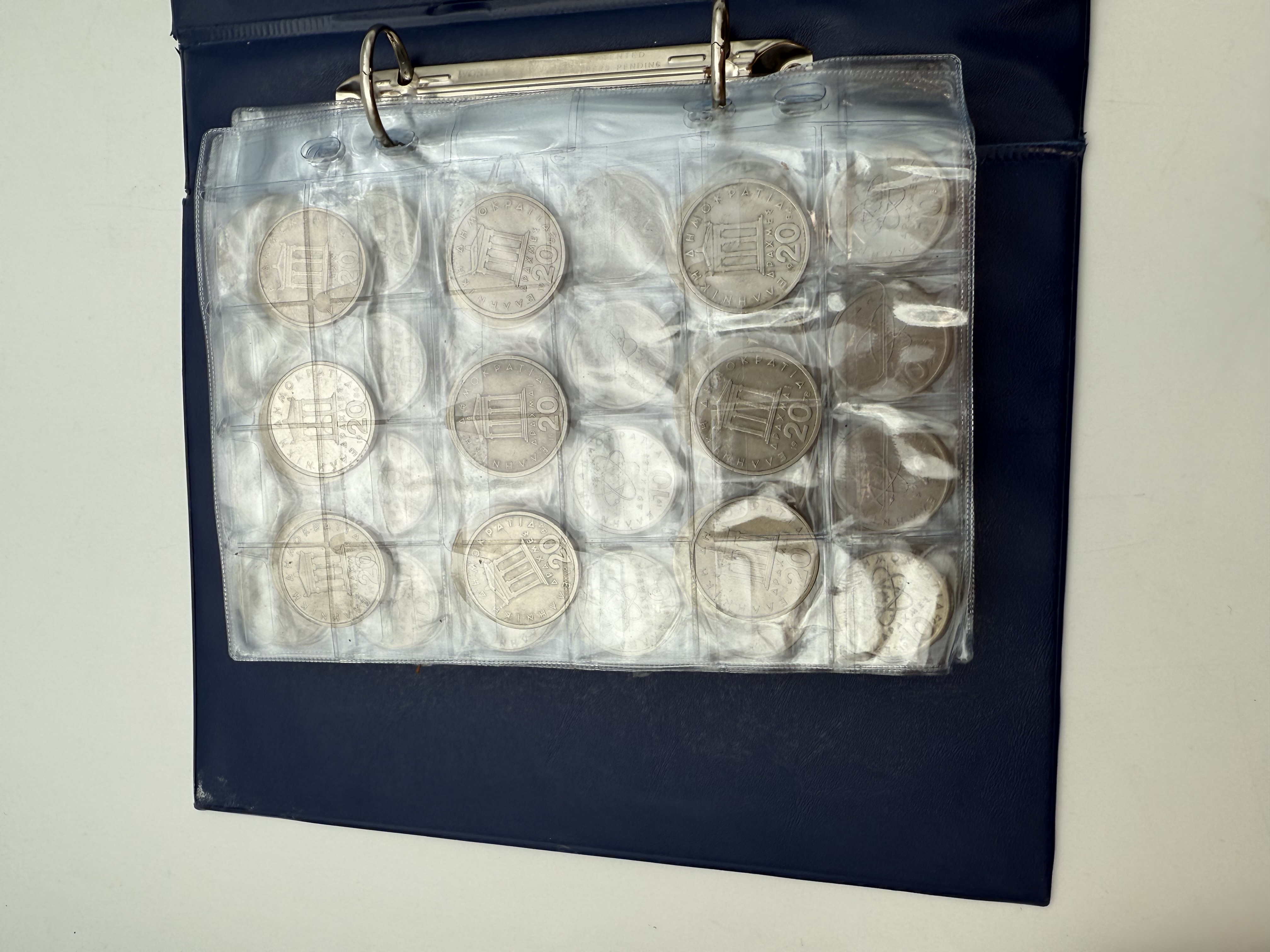 Greece - A collection of several hundred coins arranged in a special coin album, various conditions and years - 1 13