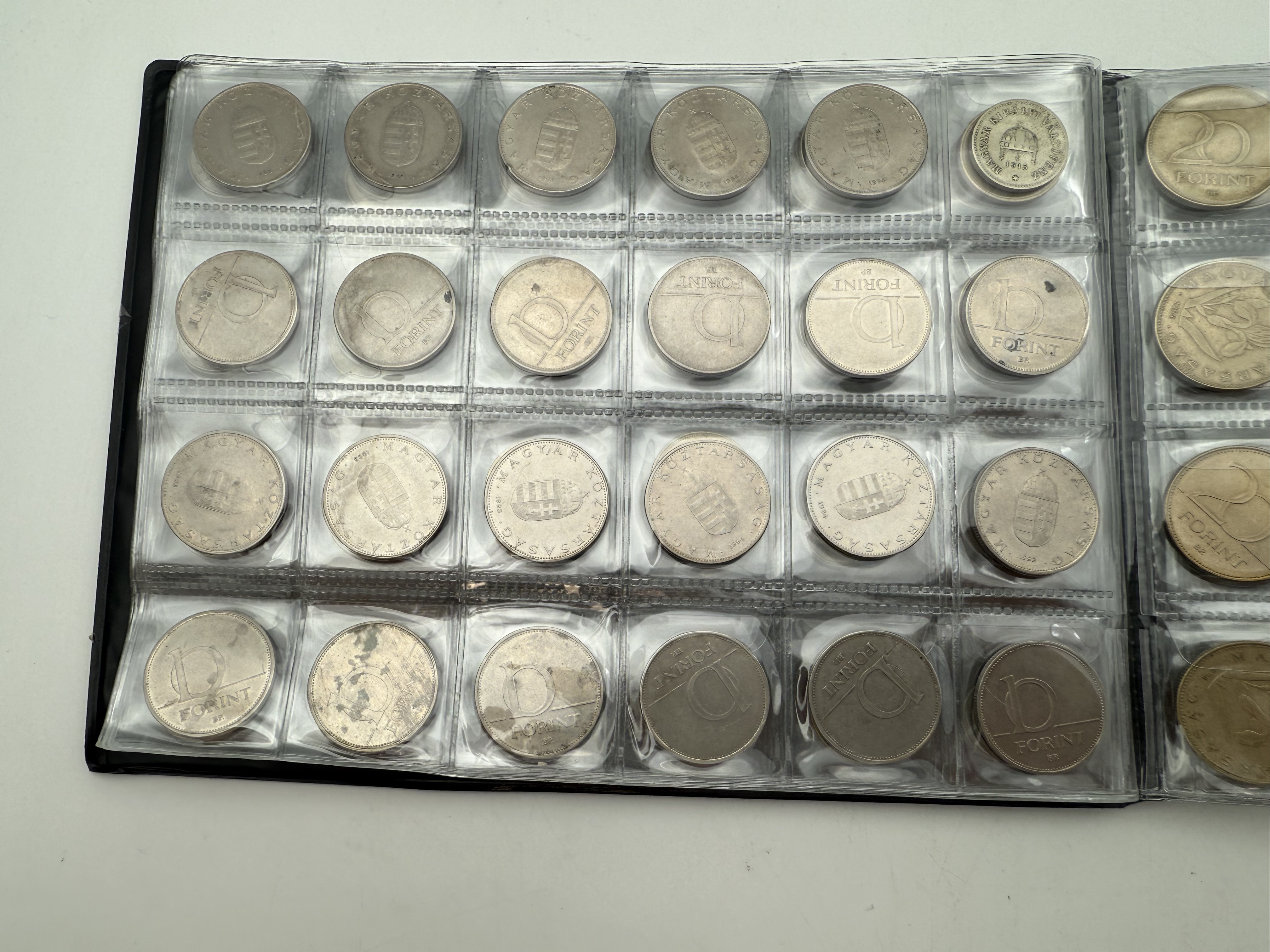 Hungary - A collection of several hundred coins arranged in a special coin album, various conditions and years - 1 20