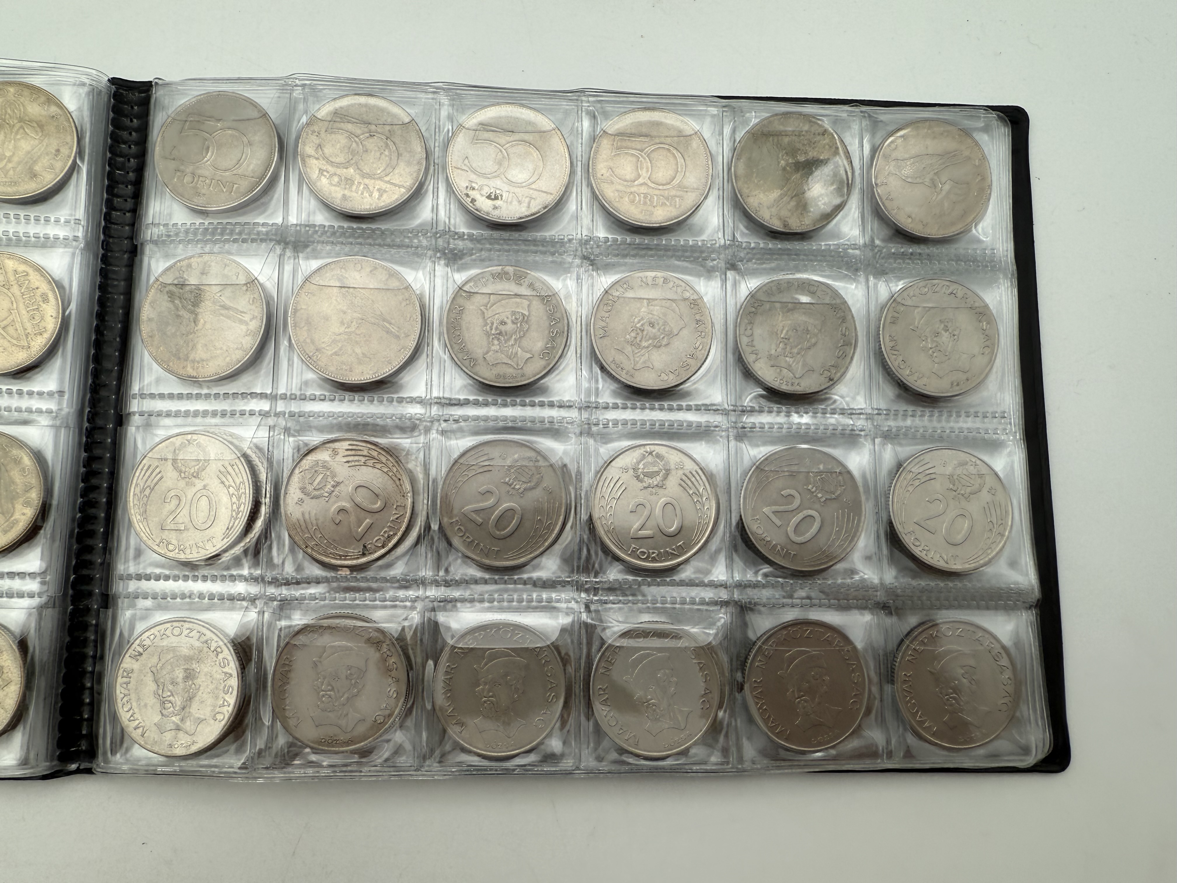 Hungary - A collection of several hundred coins arranged in a special coin album, various conditions and years - 1 3