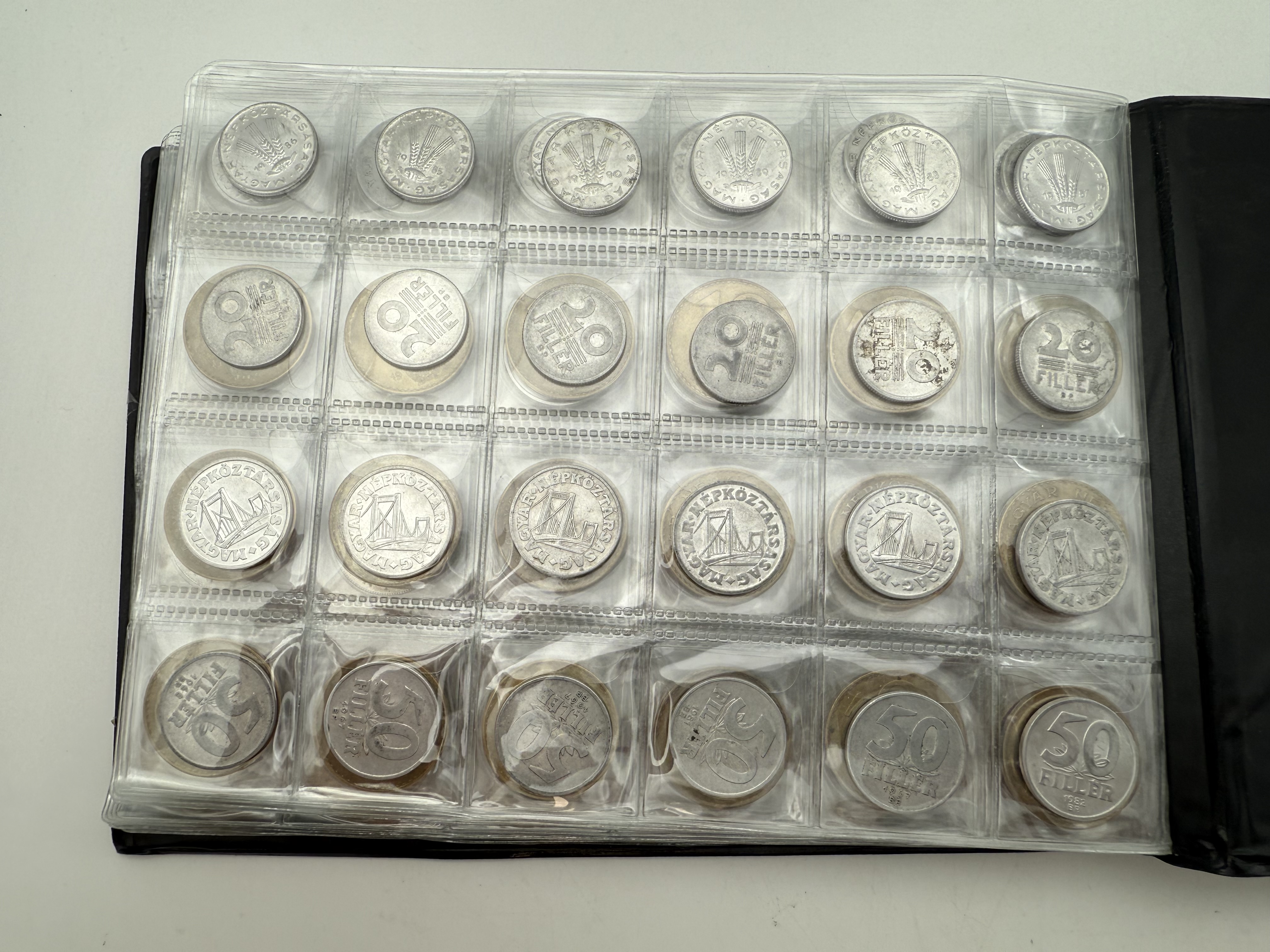 Hungary - A collection of several hundred coins arranged in a special coin album, various conditions and years - 1 13