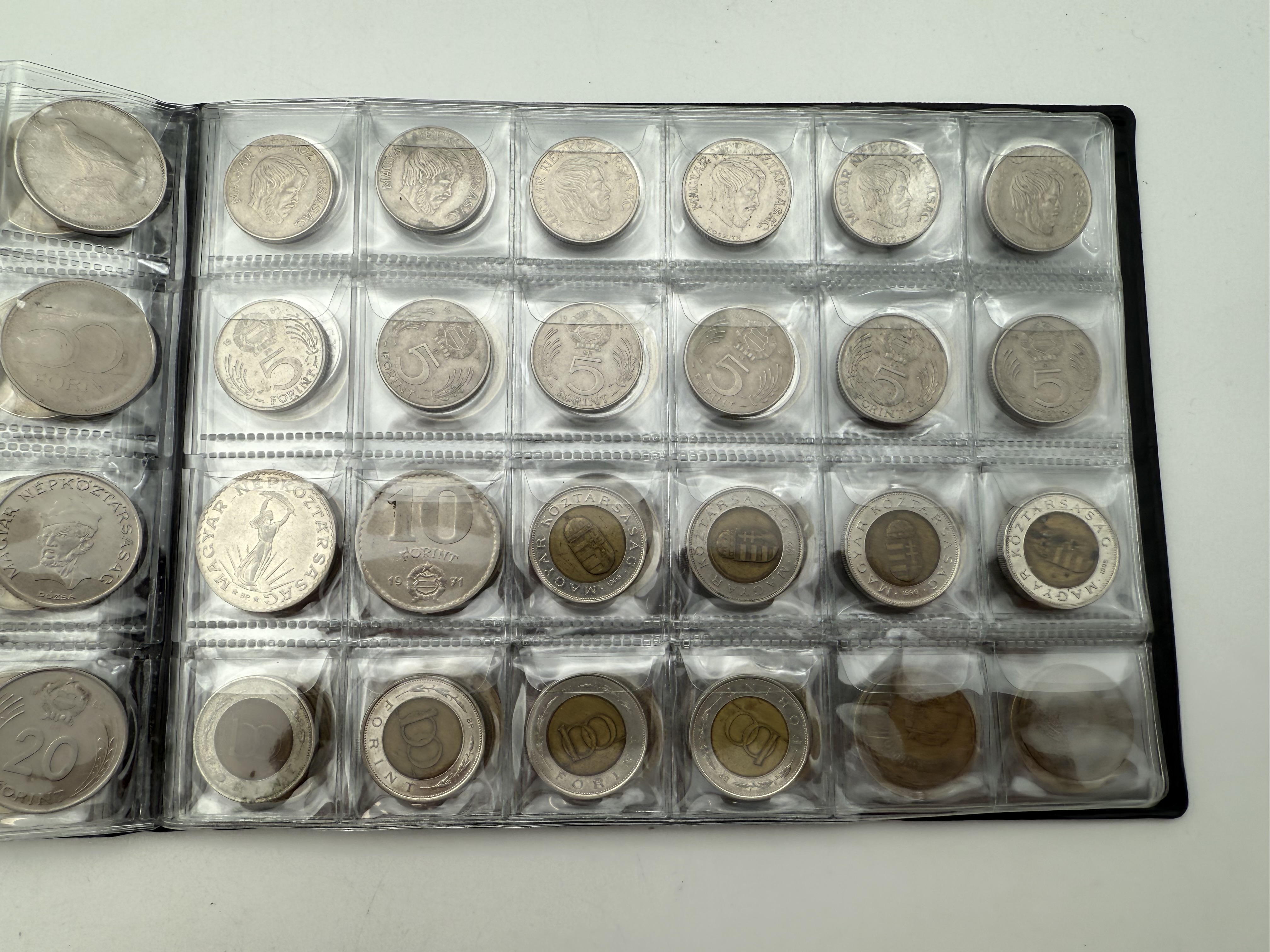 Hungary - A collection of several hundred coins arranged in a special coin album, various conditions and years - 1 5