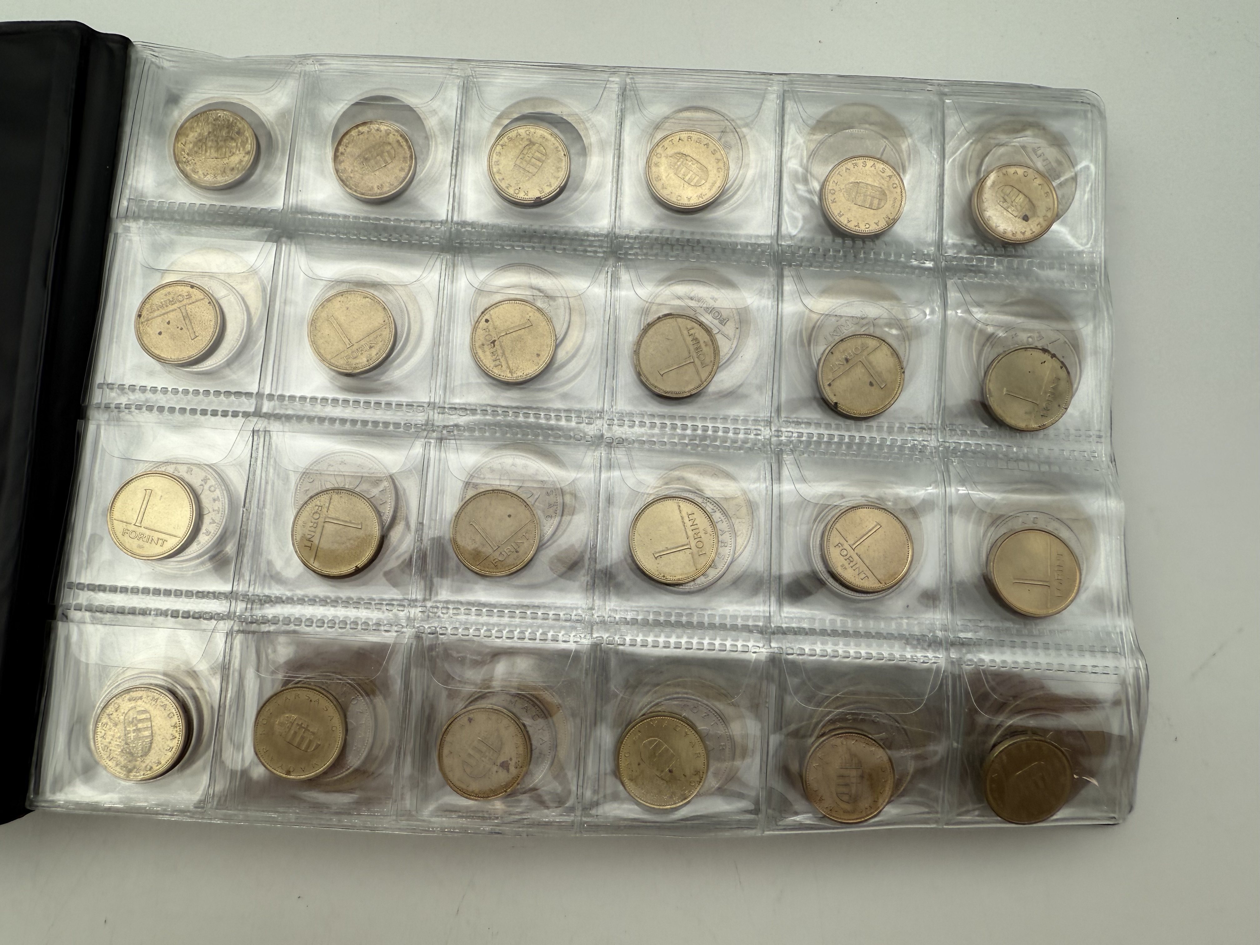 Hungary - A collection of several hundred coins arranged in a special coin album, various conditions and years - 1 11