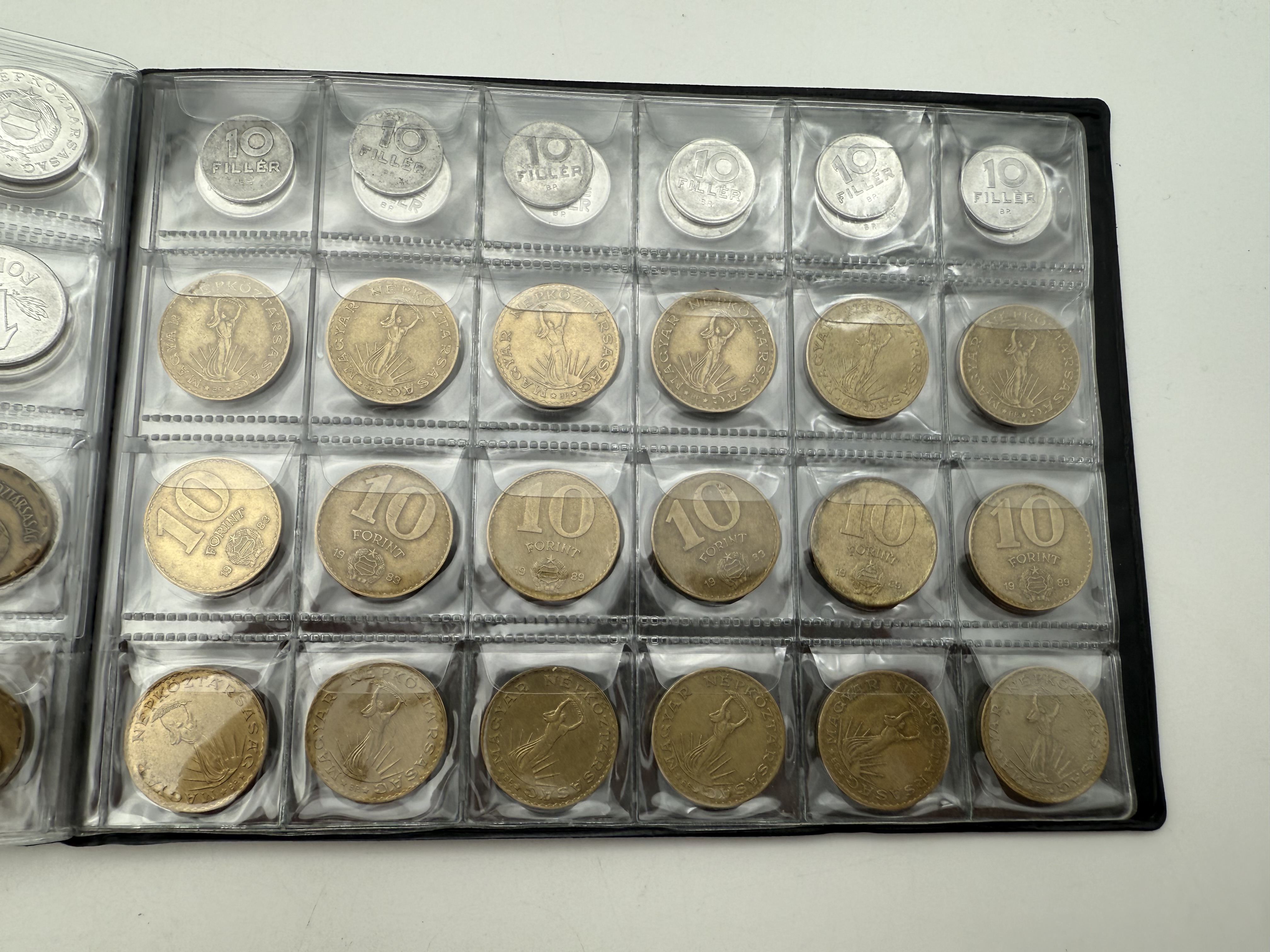 Hungary - A collection of several hundred coins arranged in a special coin album, various conditions and years - 1 9