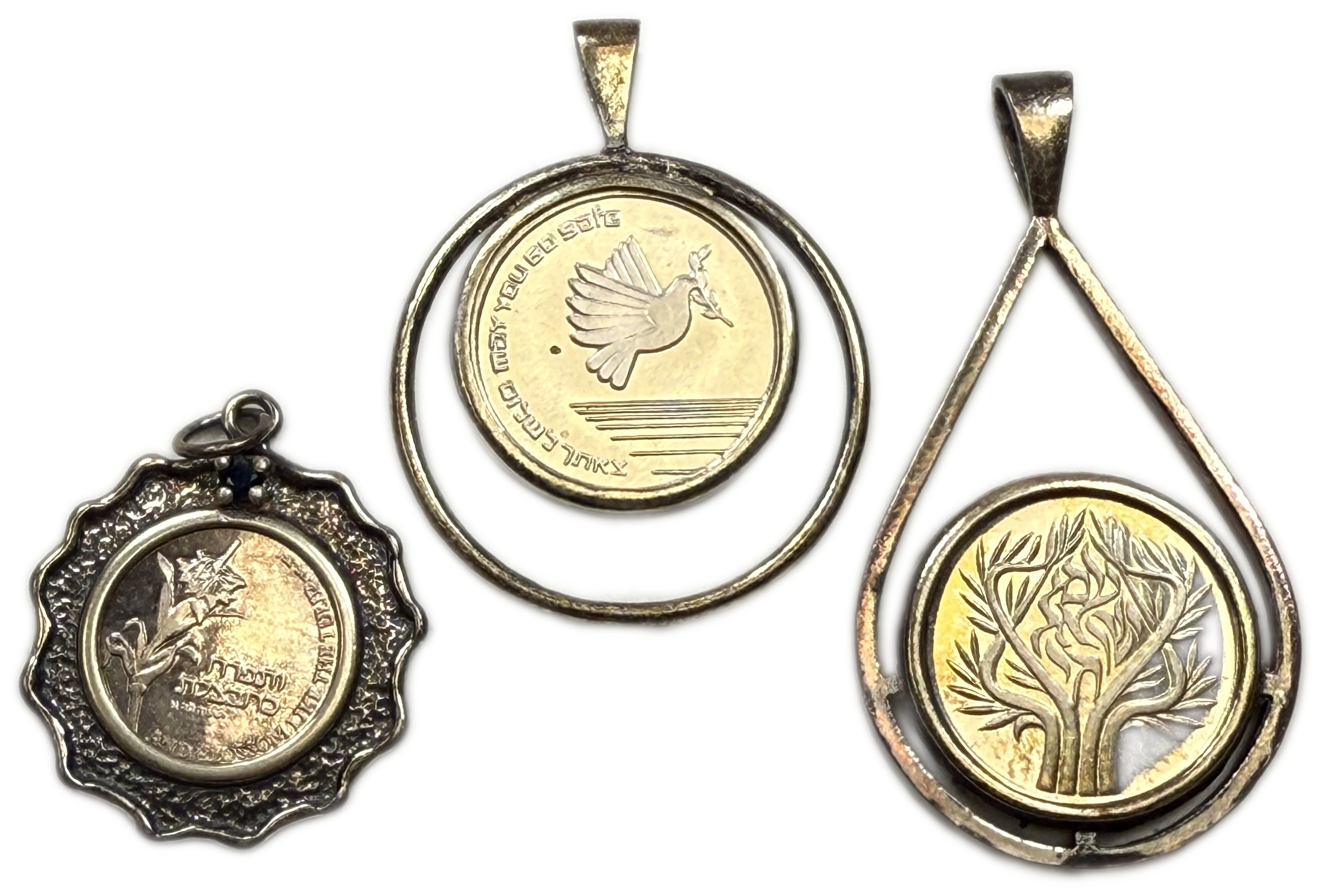 Israel - A collection of 3 silver pendants/pendants on various themes, "The People of Israel Live", "Your Departure ... - 1 0