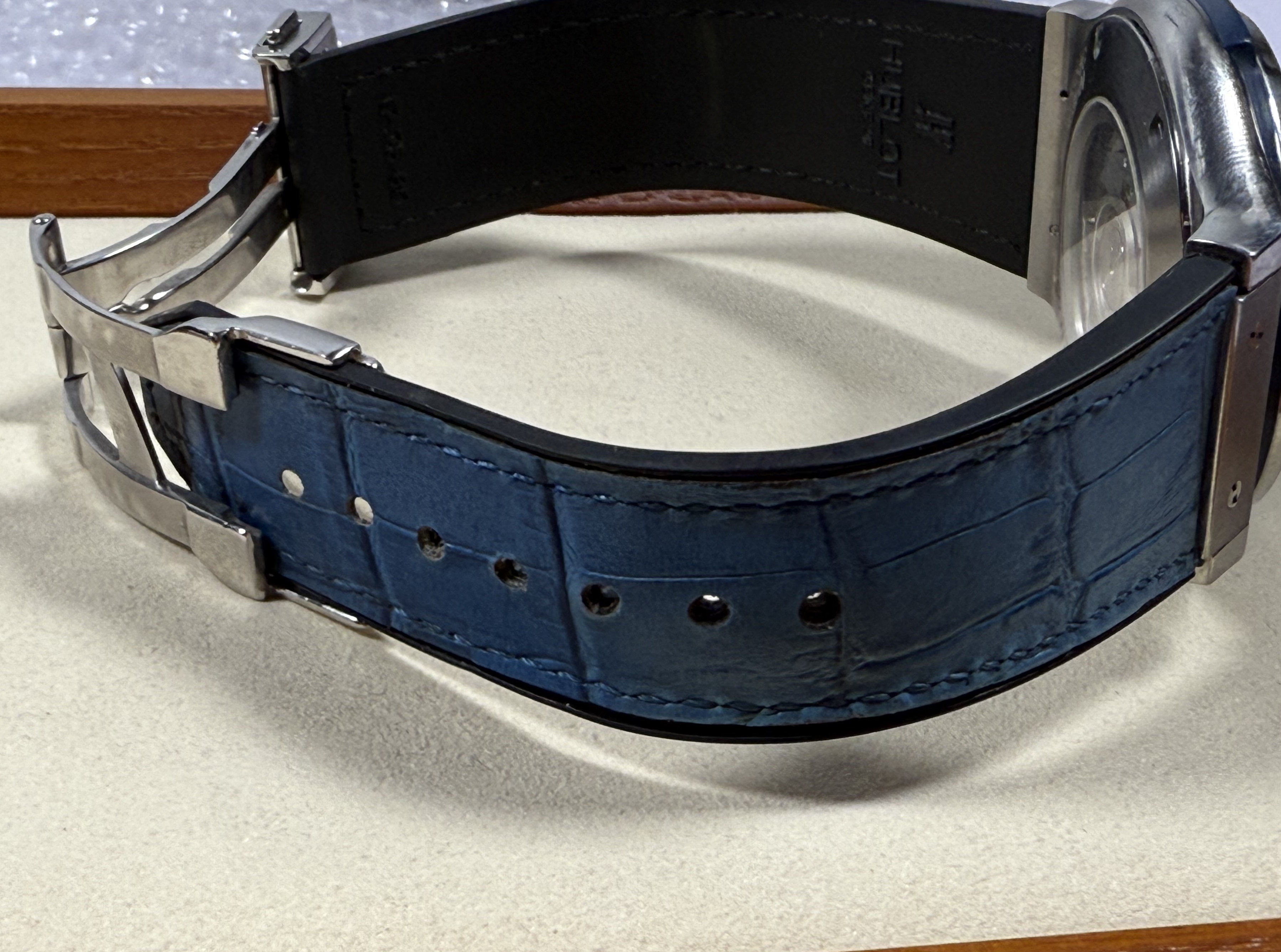 Hublot Classic Fusion Blue 511.NX.7170.LR - 1 9