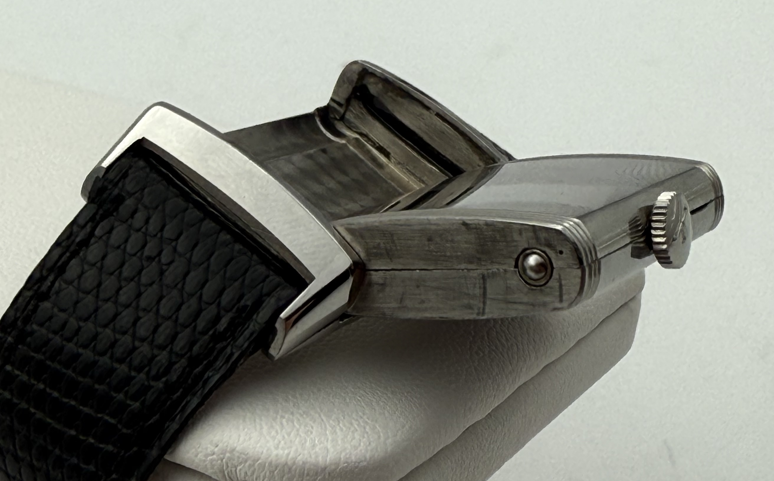 Jaeger-LeCoultre Reverso, 1930s
This is a rare and very well-preserved example of ... - 1 7