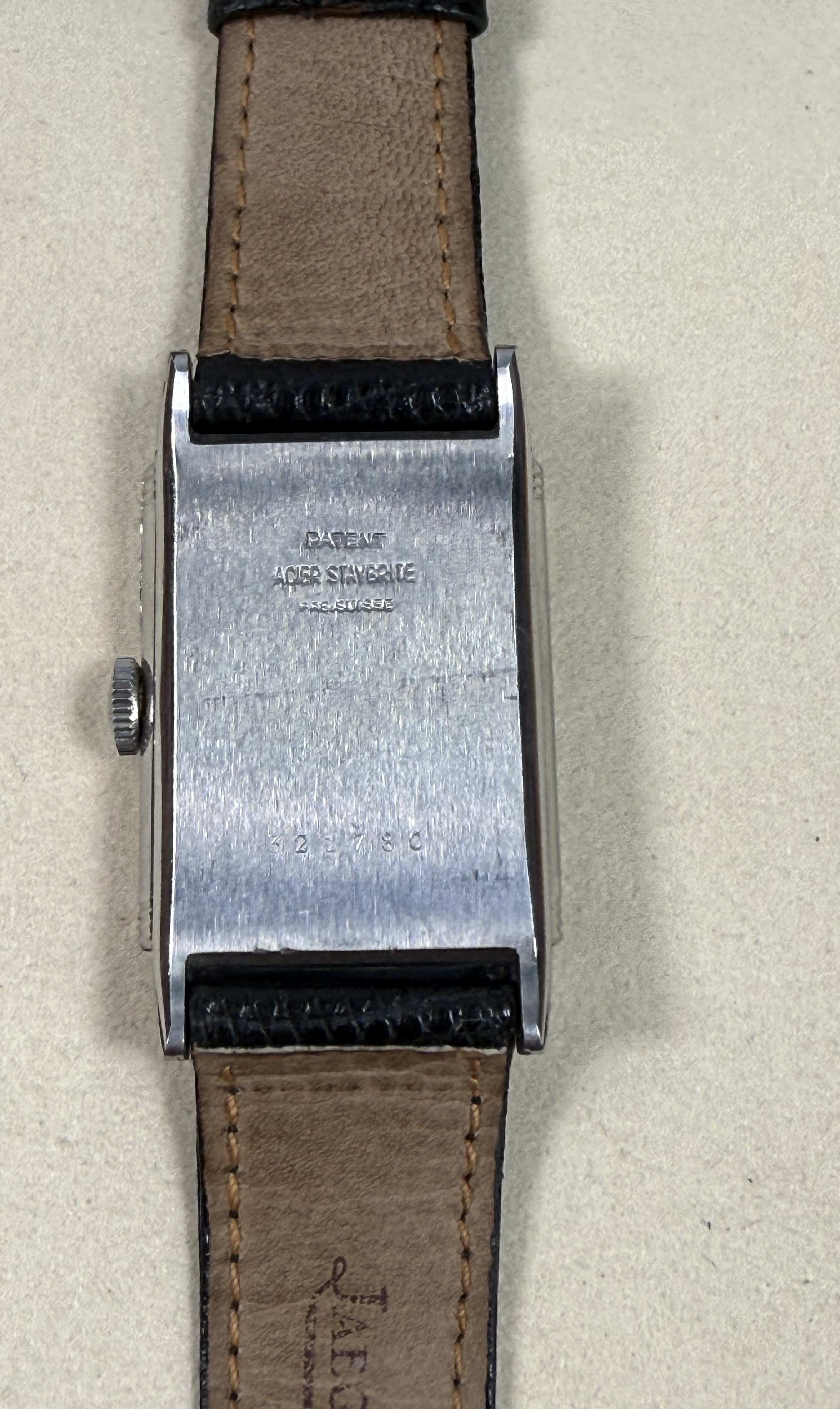 Jaeger-LeCoultre Reverso, 1930s
This is a rare and very well-preserved example of ... - 1 9