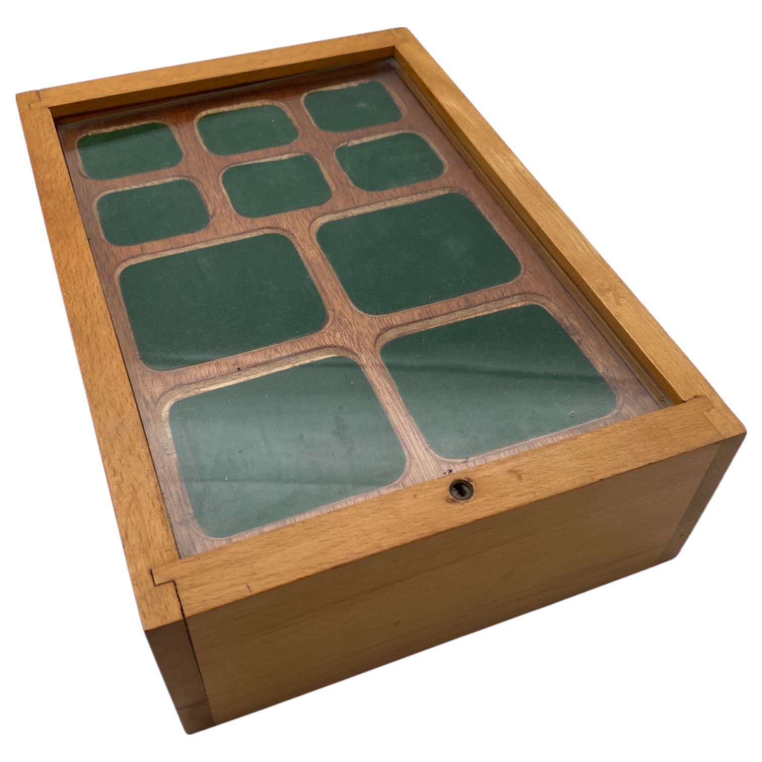 Wooden cabinet for collecting coins and medals. Marketed by the Government Coins and Medals Company Ltd. in the ... - 1 3