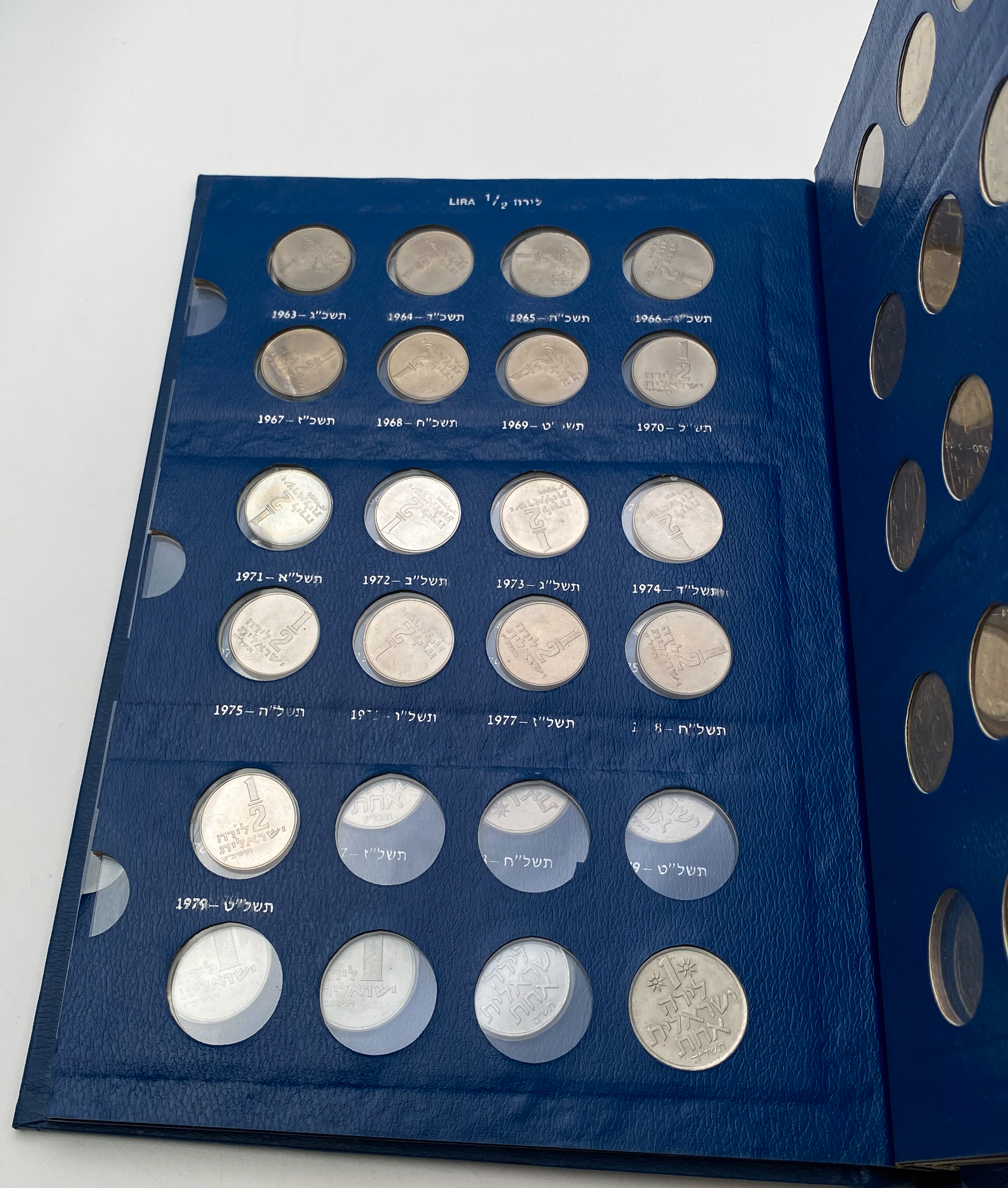 Israel - an album with about 130 Israeli coins of different years and values and in excellent condition - ... - 1 2