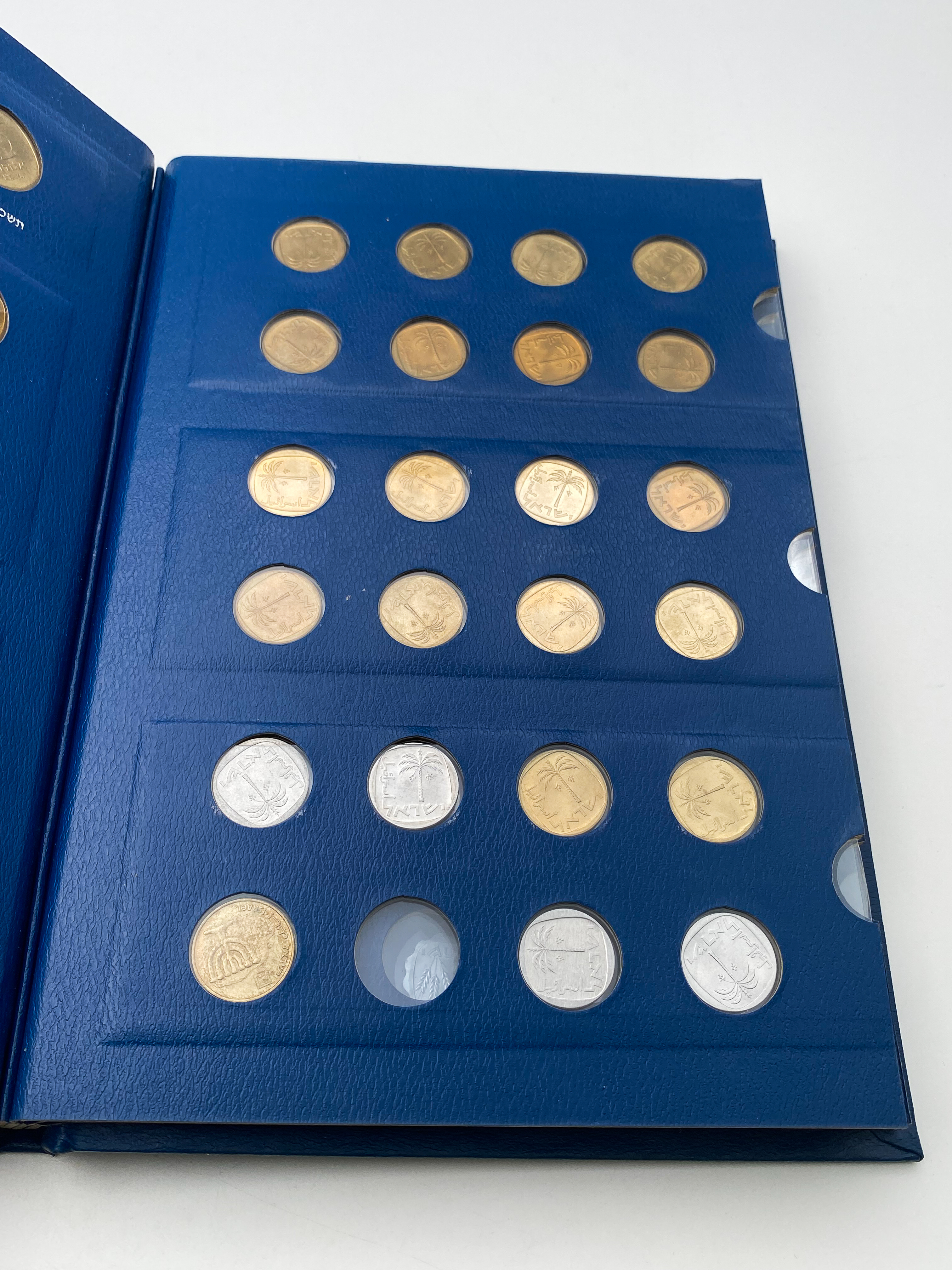 Israel - an album with about 130 Israeli coins of different years and values and in excellent condition - ... - 1 13