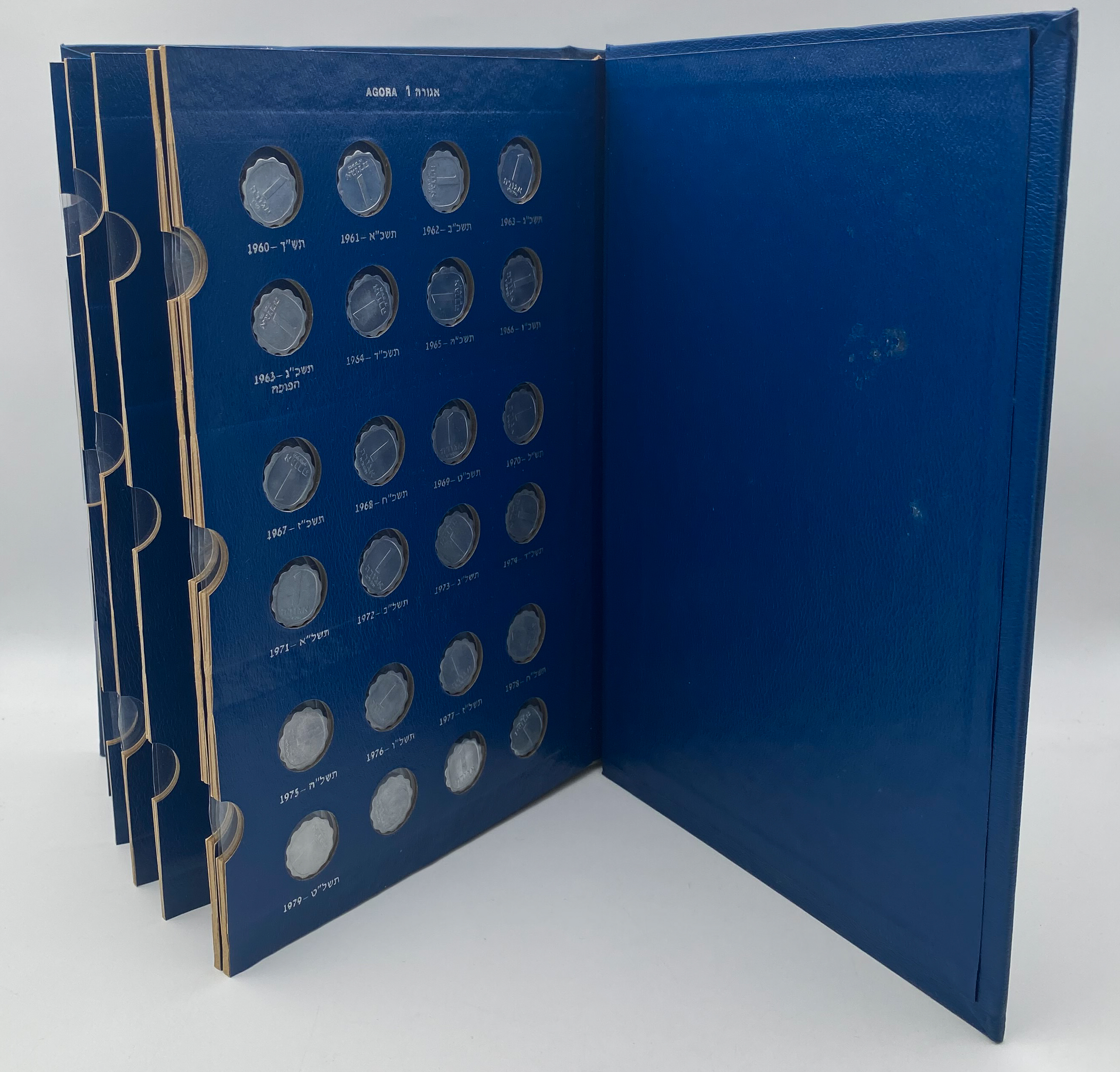 Israel - an album with about 130 Israeli coins of different years and values and in excellent condition - ... - 1 7