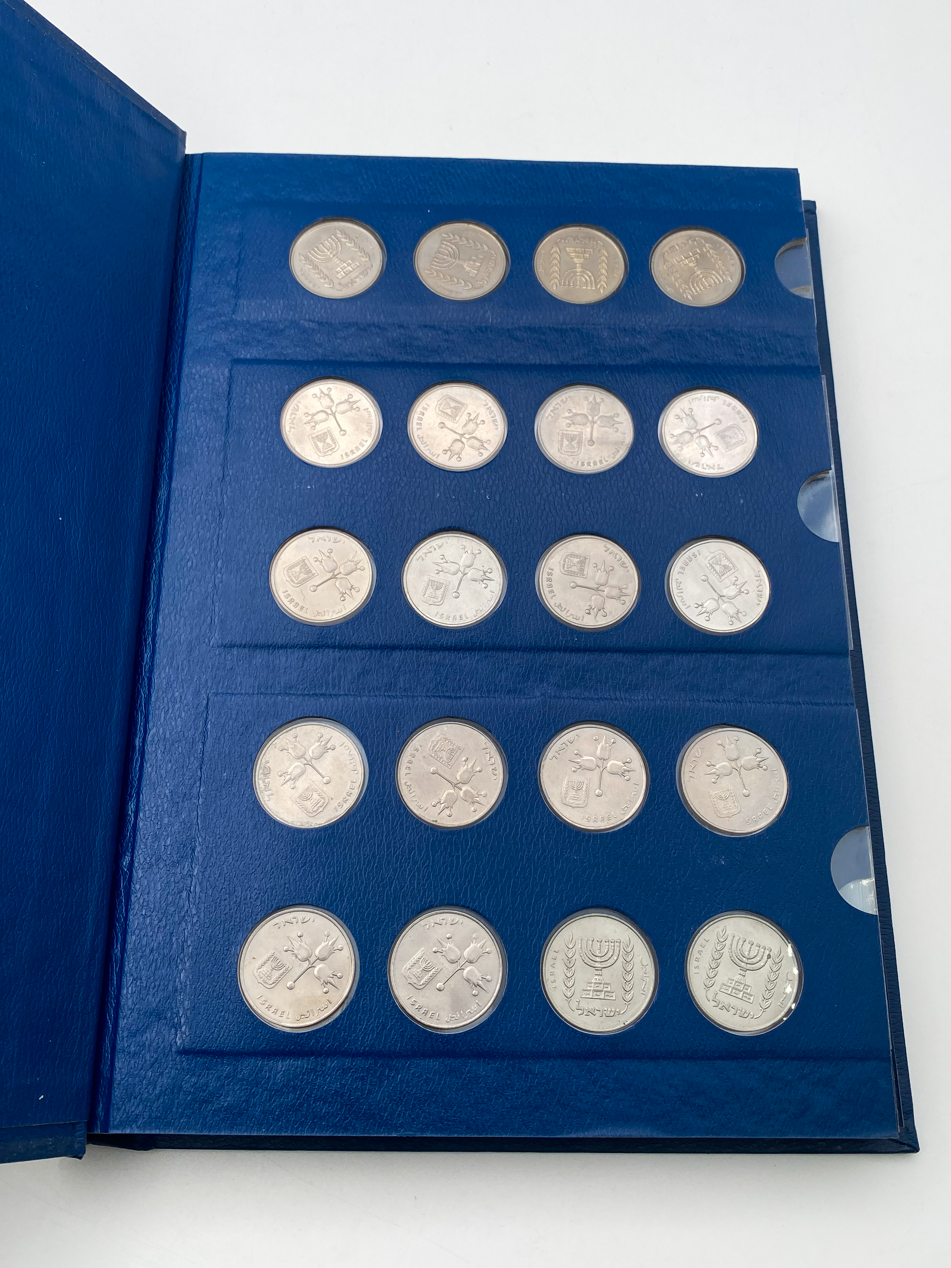 Israel - an album with about 130 Israeli coins of different years and values and in excellent condition - ... - 1 5
