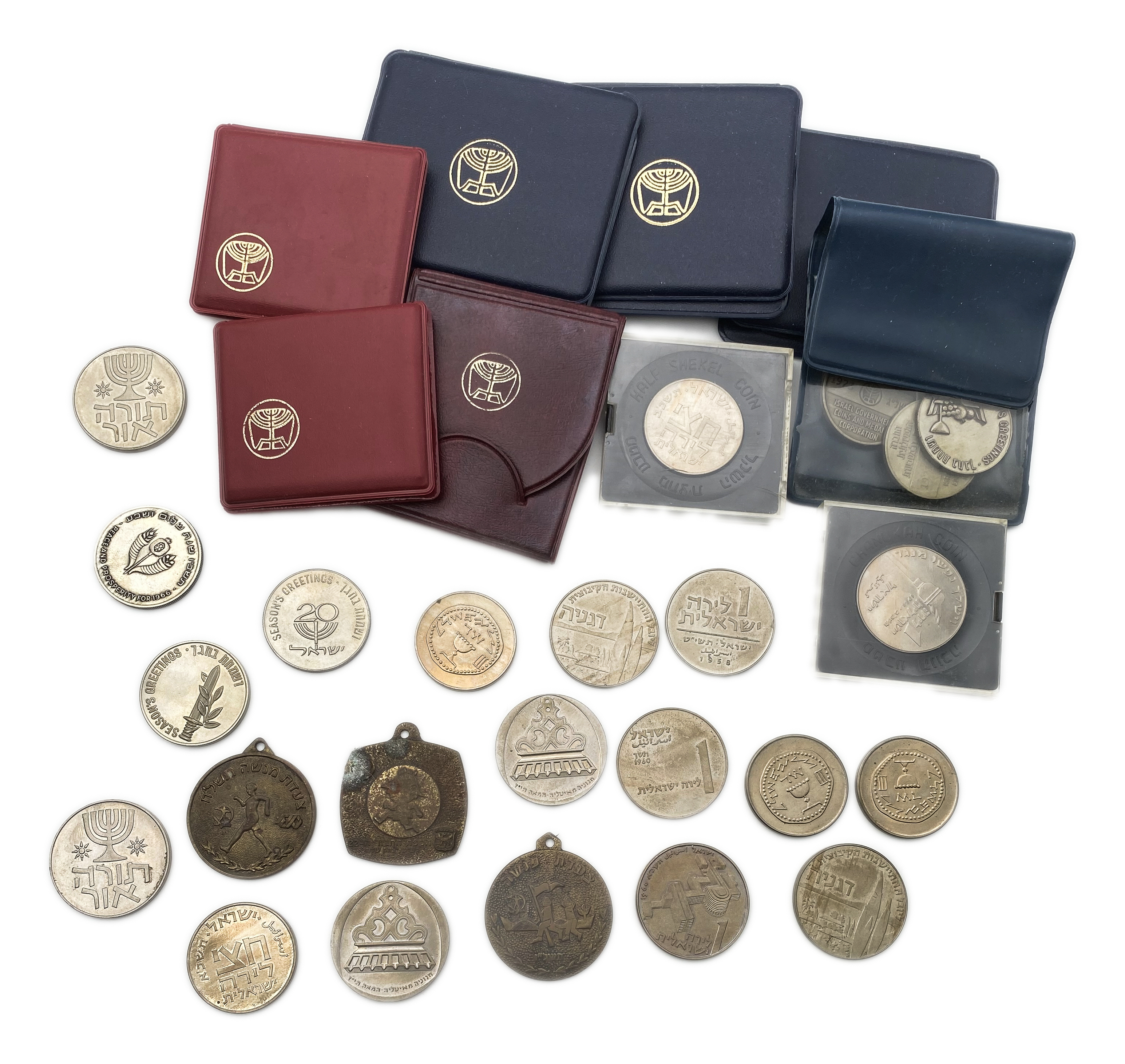 Israel - A collection of 28 coins, tokens and medals, some of which belong to the Government Coin and Medal Company ... - 1 0