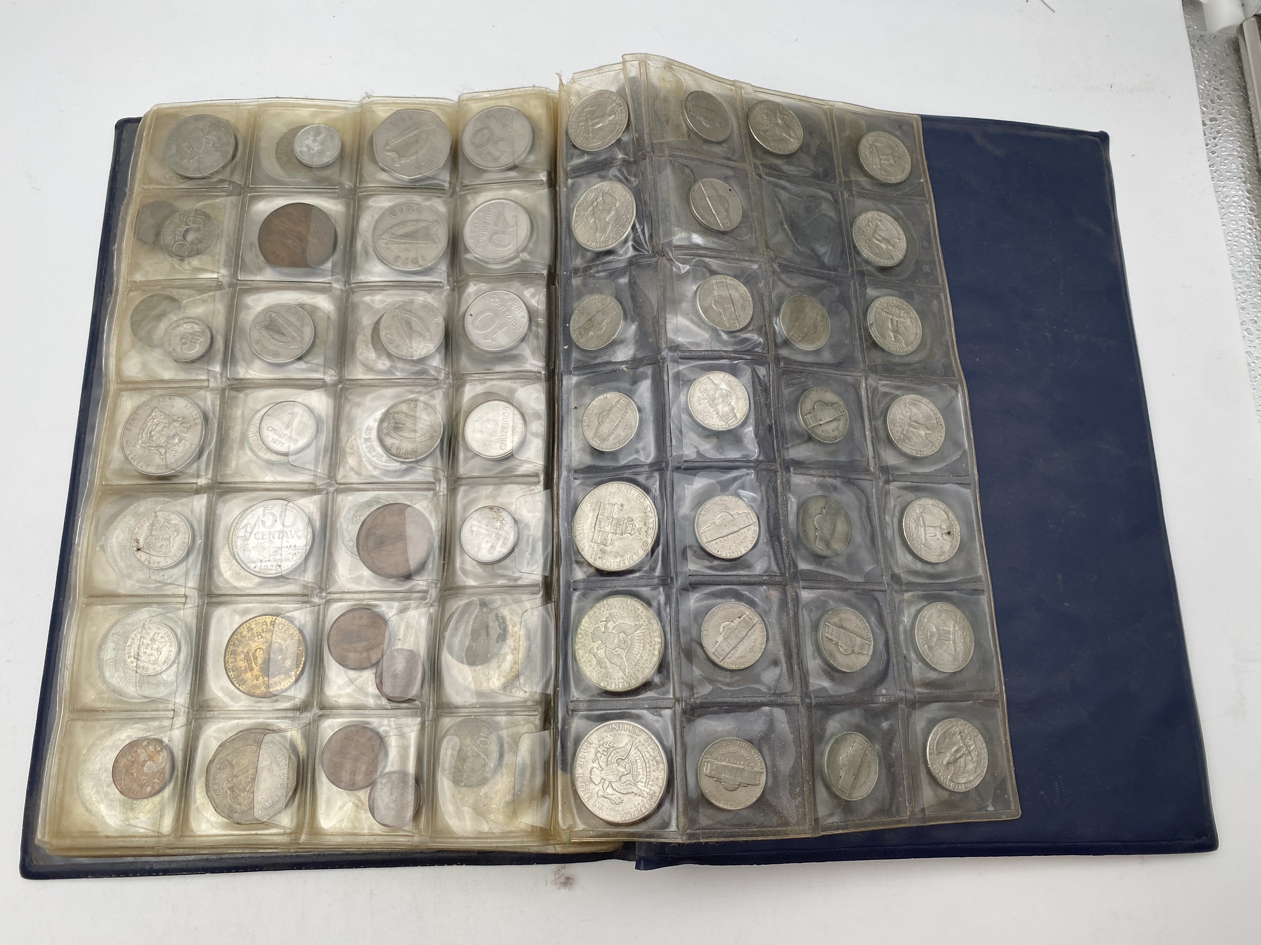 World - World Coin Album, contains a very large amount of coins, some of which are made of silver - 1 6