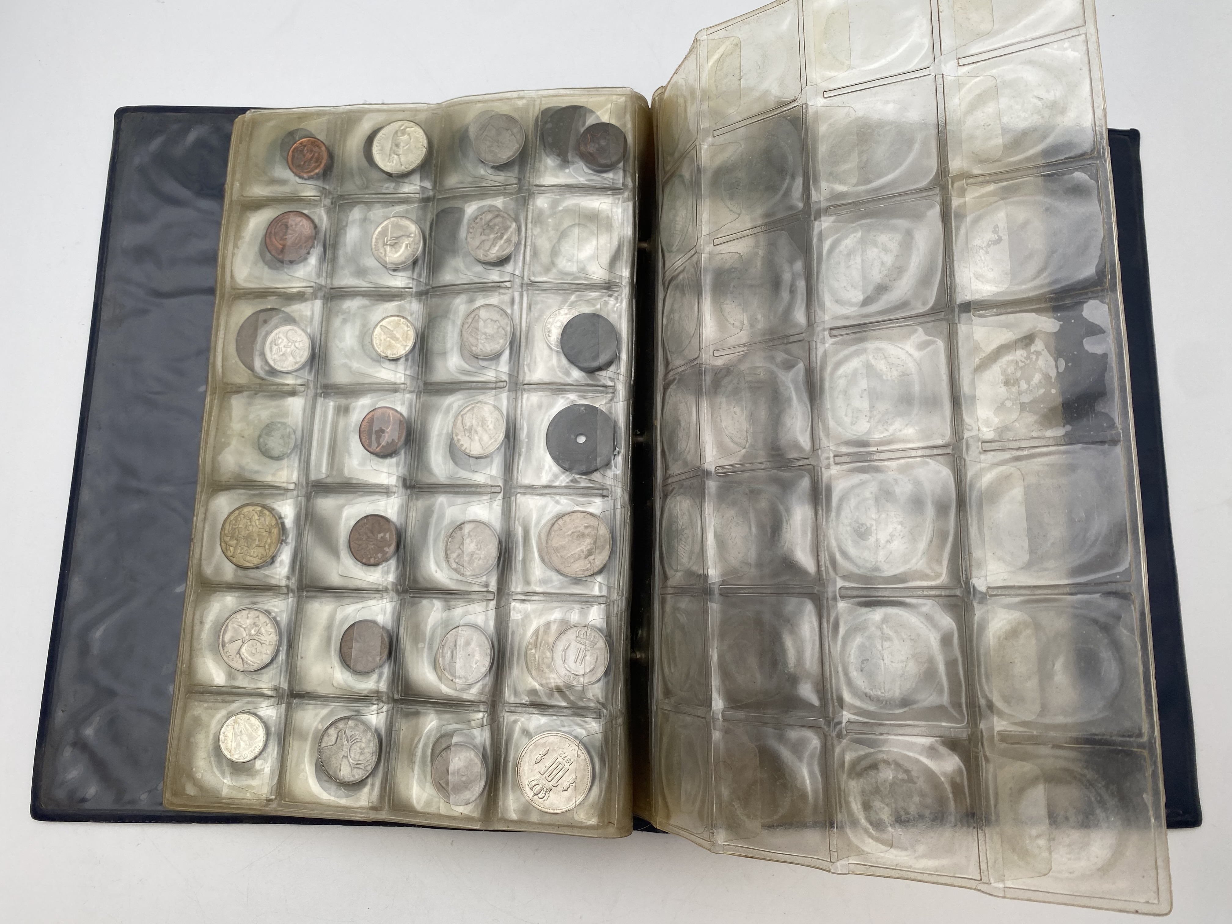 World - World Coin Album, contains a very large amount of coins, some of which are made of silver - 1 11