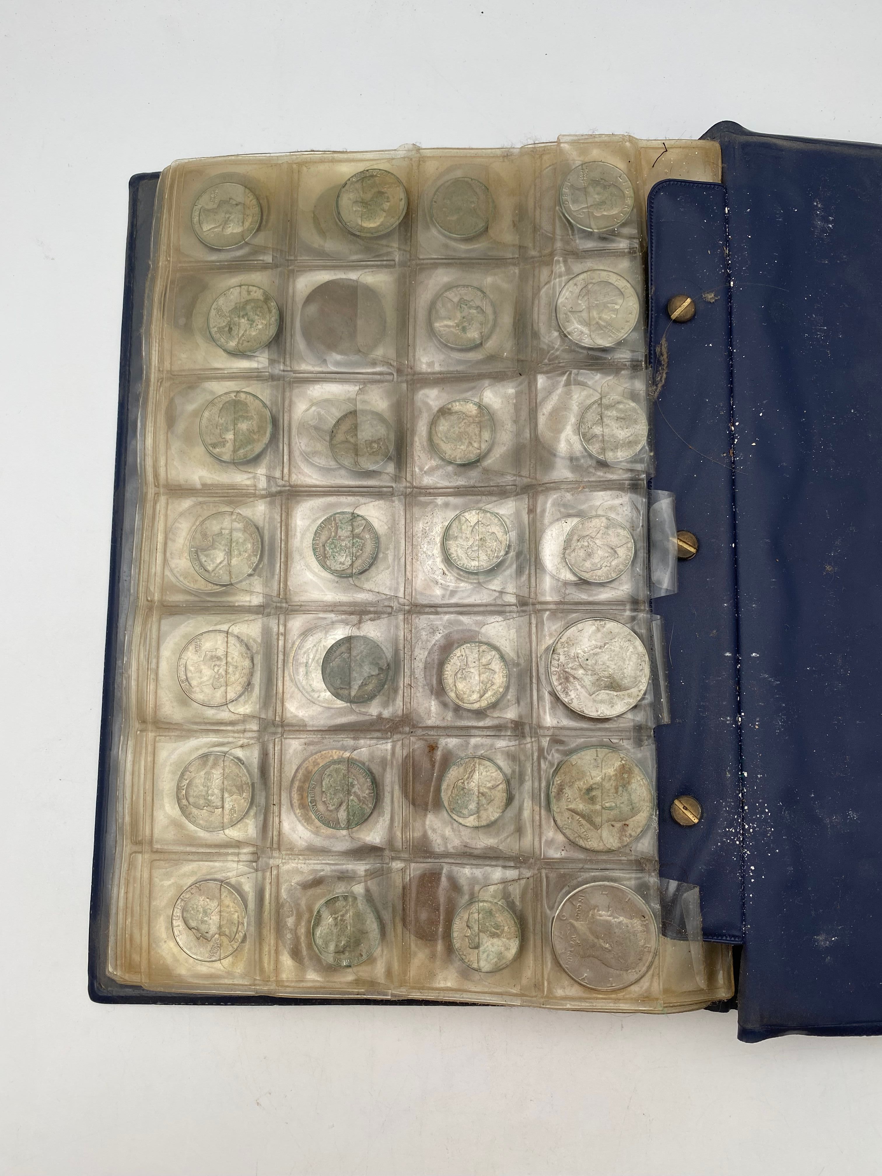 World - World Coin Album, contains a very large amount of coins, some of which are made of silver - 1 5