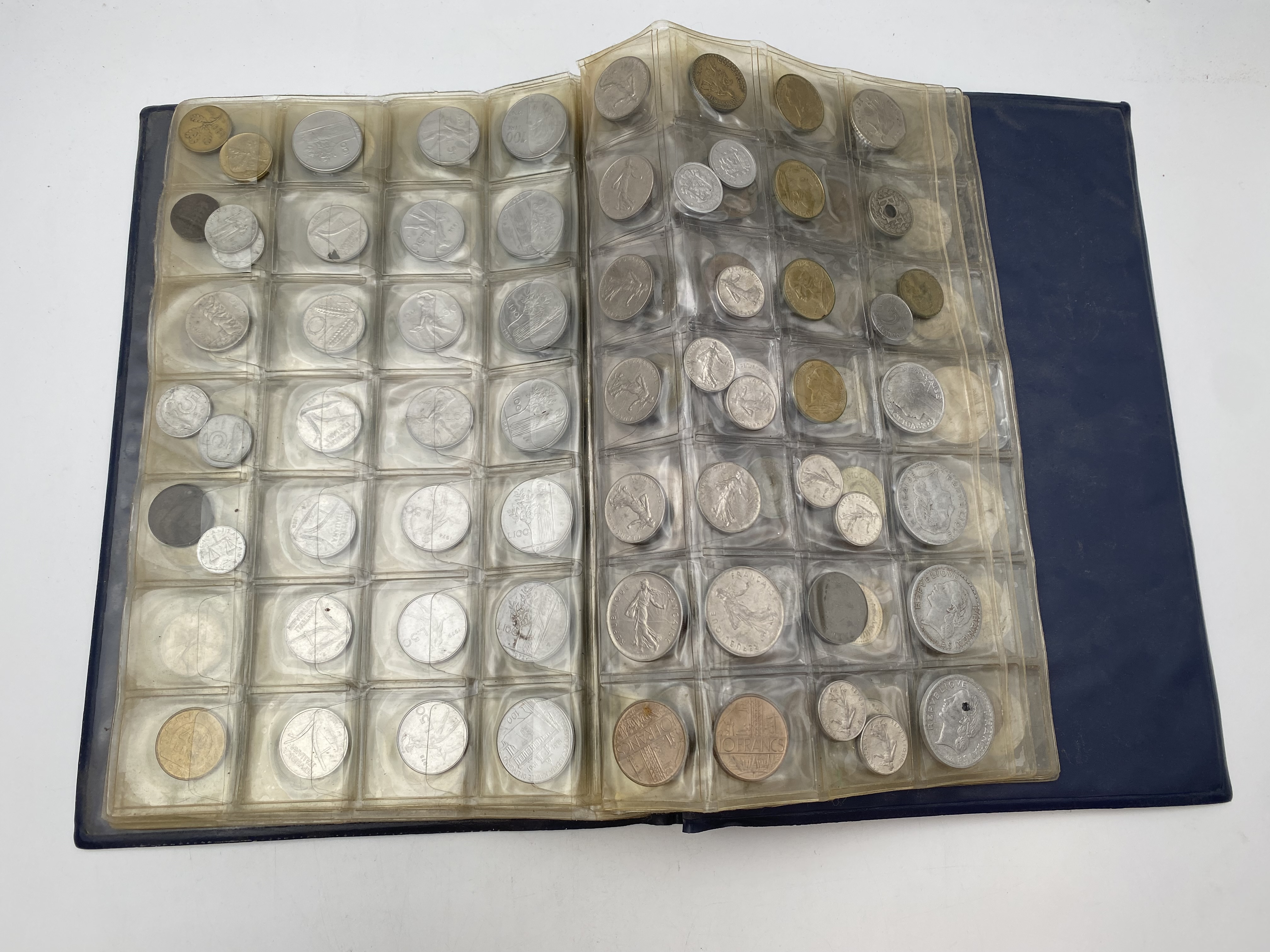 World - World Coin Album, contains a very large amount of coins, some of which are made of silver - 1 9