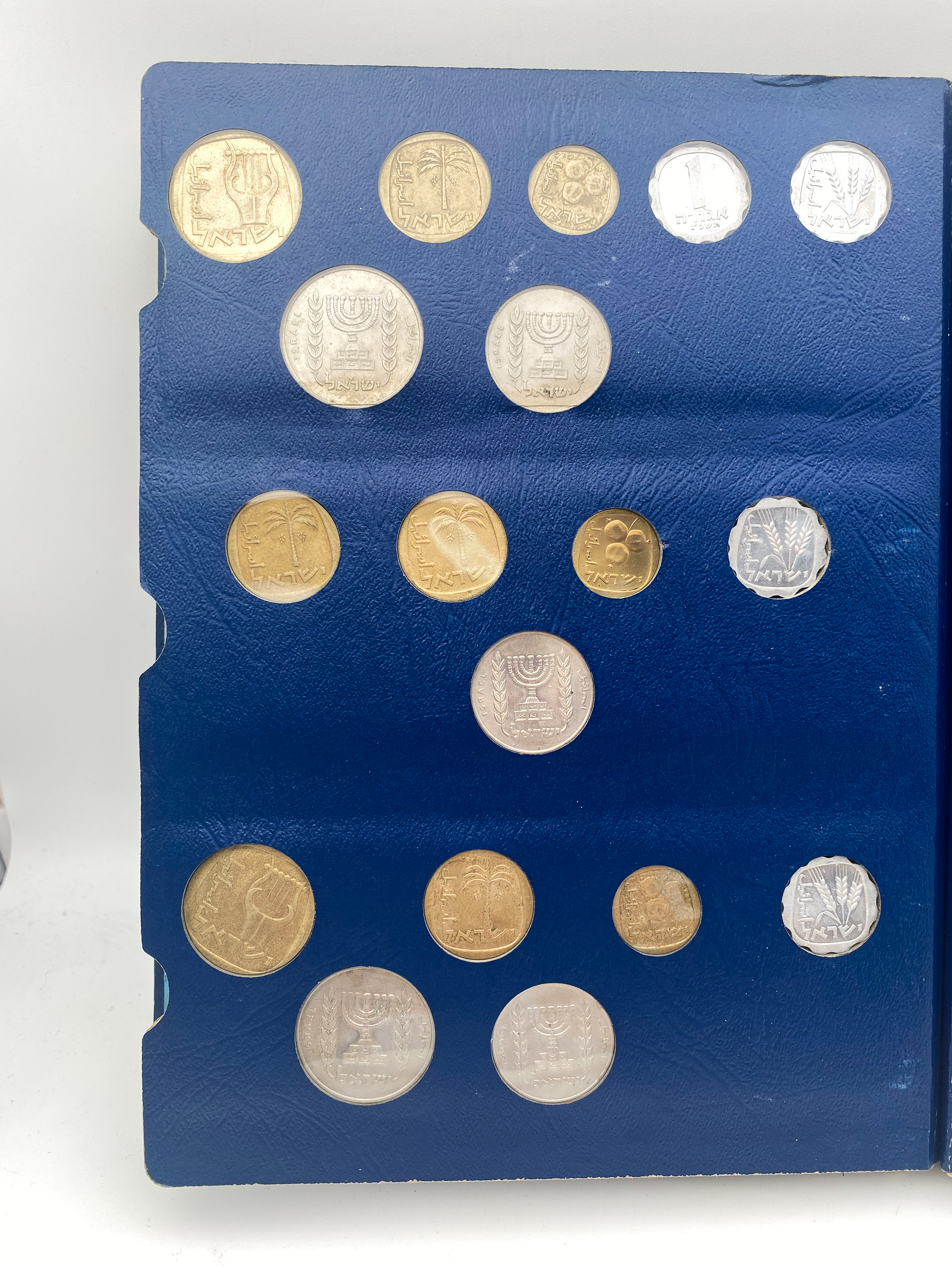 Israel - A Coins Album of the Agorah - Lira Period, of Years 1960-1968, Full of Different Coins - 1 6