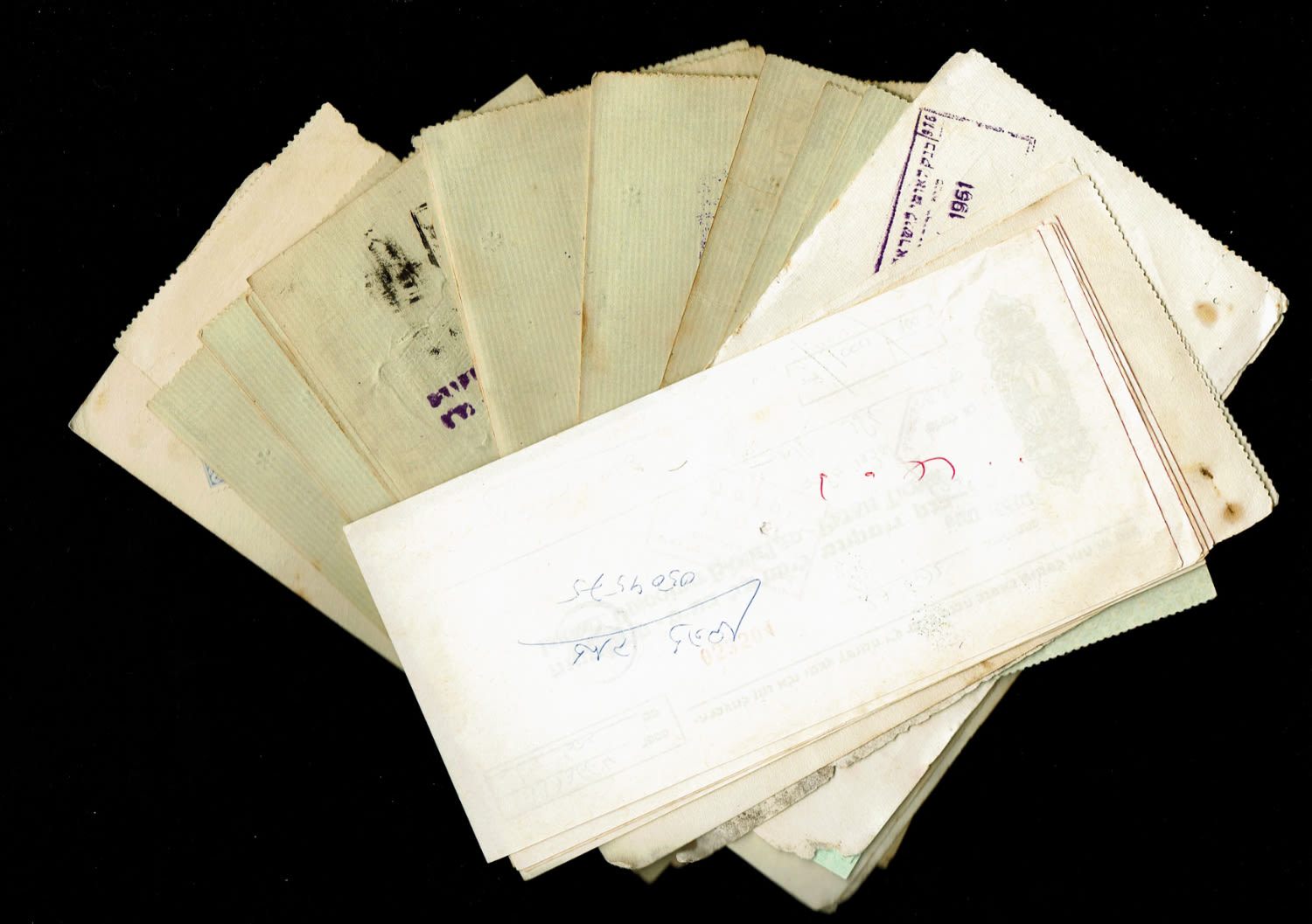 Payment method - Israel - a very large collection of checks - Mercantile Bank, Discount Bank - 1 8