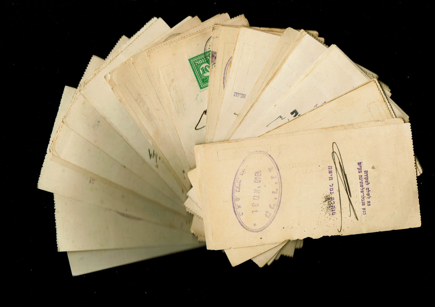 Payment method - Israel - a very large collection of checks - Mercantile Bank, Discount Bank - 1 4