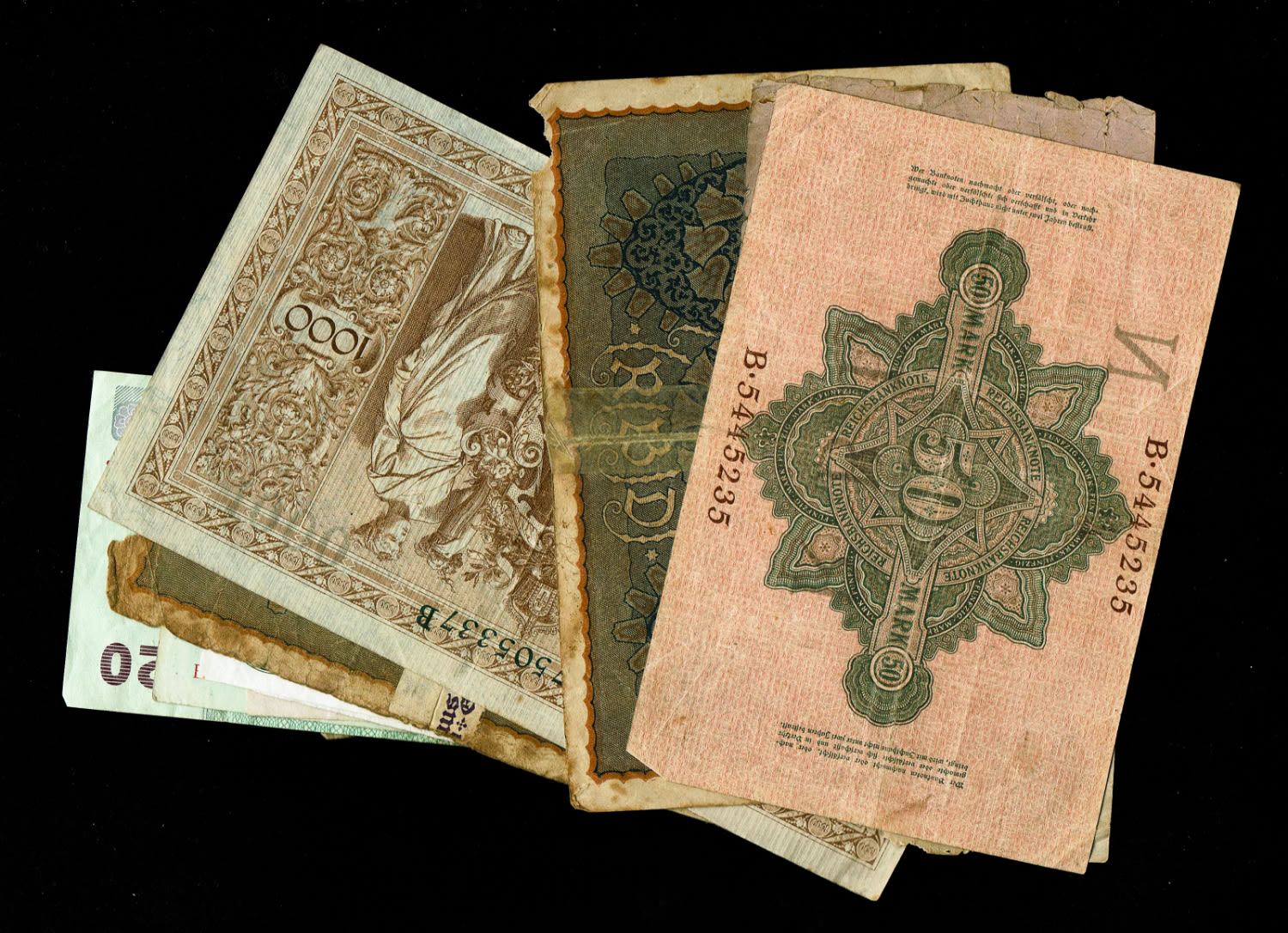 World - a large collection of world banknotes - there are quite a few photos, we recommend going through them all ... - 1 4