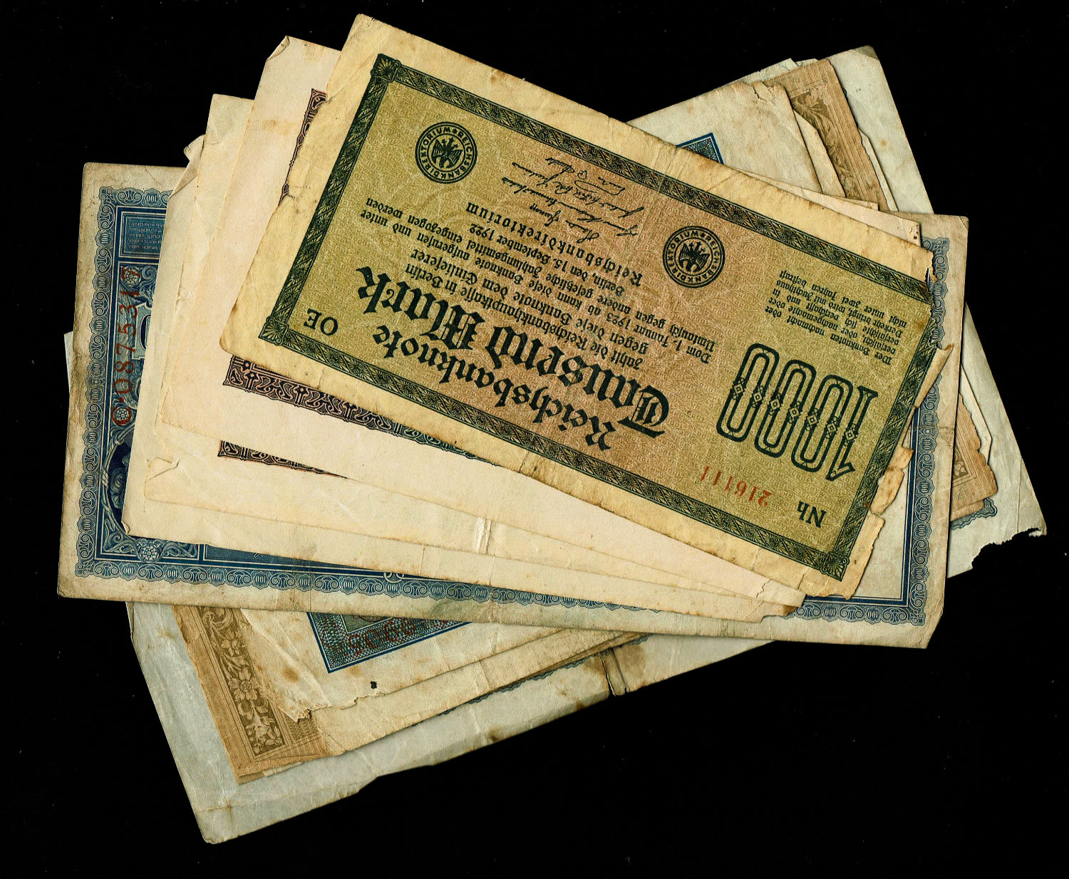 World - a large collection of world banknotes - there are quite a few photos, we recommend going through them all ... - 1 5