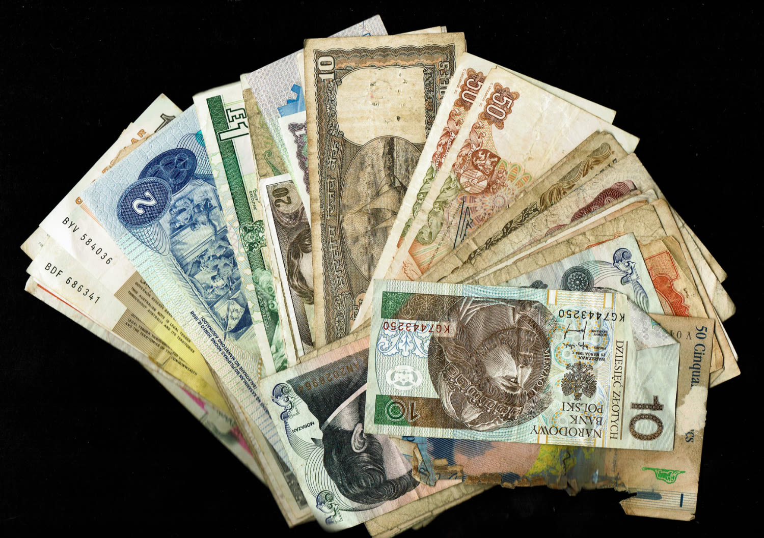 World - a large collection of world banknotes - there are quite a few photos, we recommend going through them all ... - 1 22