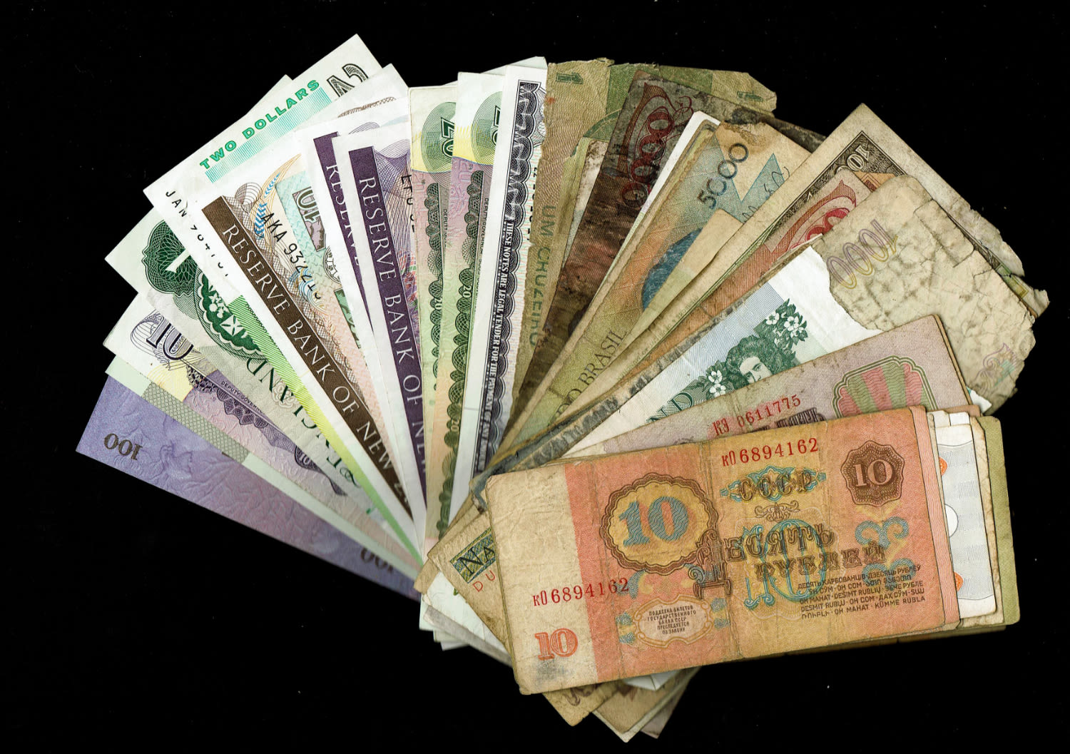 World - a large collection of world banknotes - there are quite a few photos, we recommend going through them all ... - 1 10