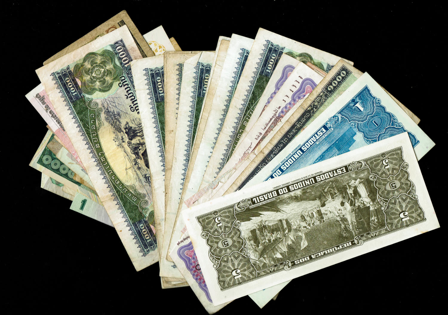 World - a large collection of world banknotes - there are quite a few photos, we recommend going through them all ... - 1 2