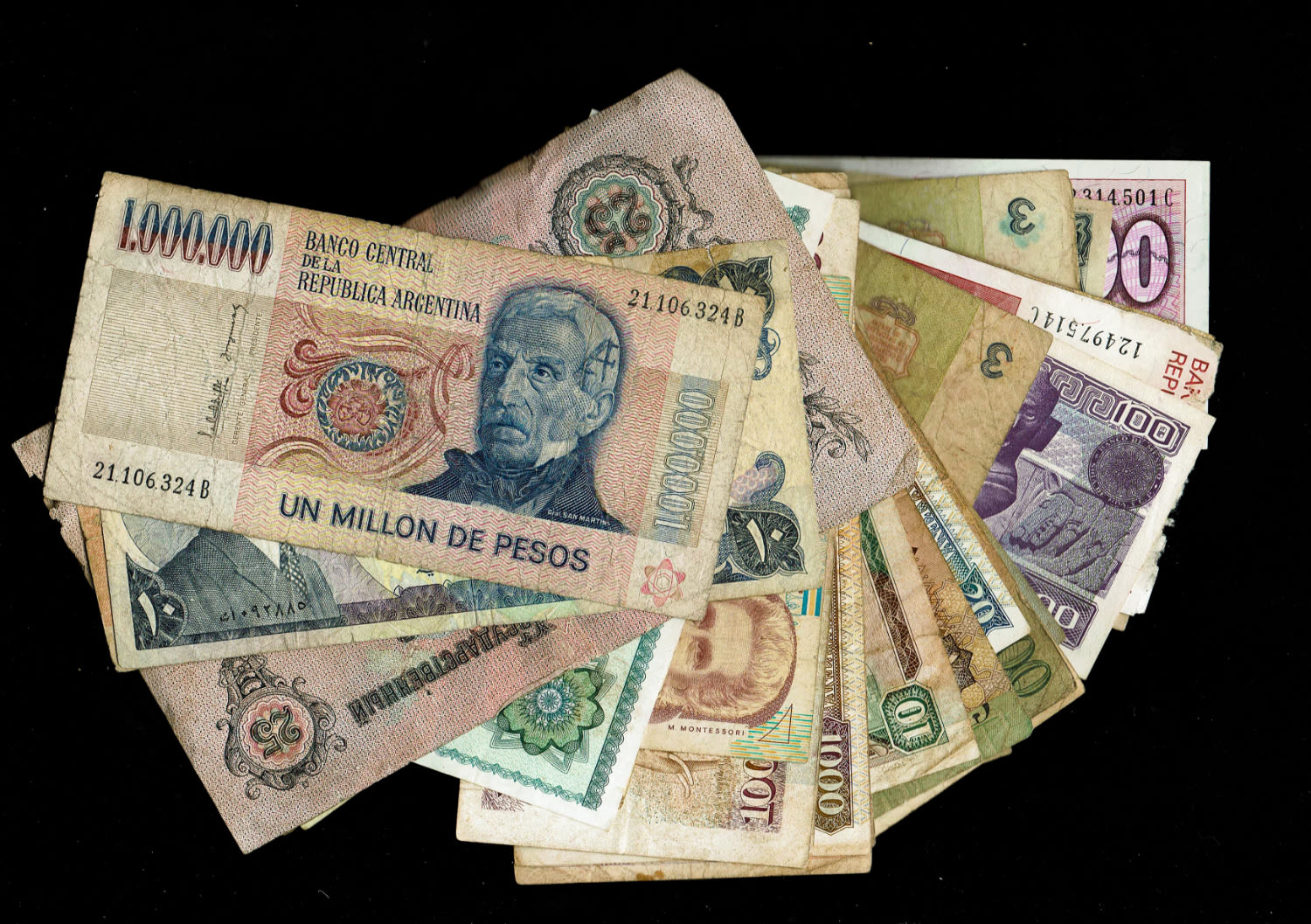 World - a large collection of world banknotes - there are quite a few photos, we recommend going through them all ... - 1 18