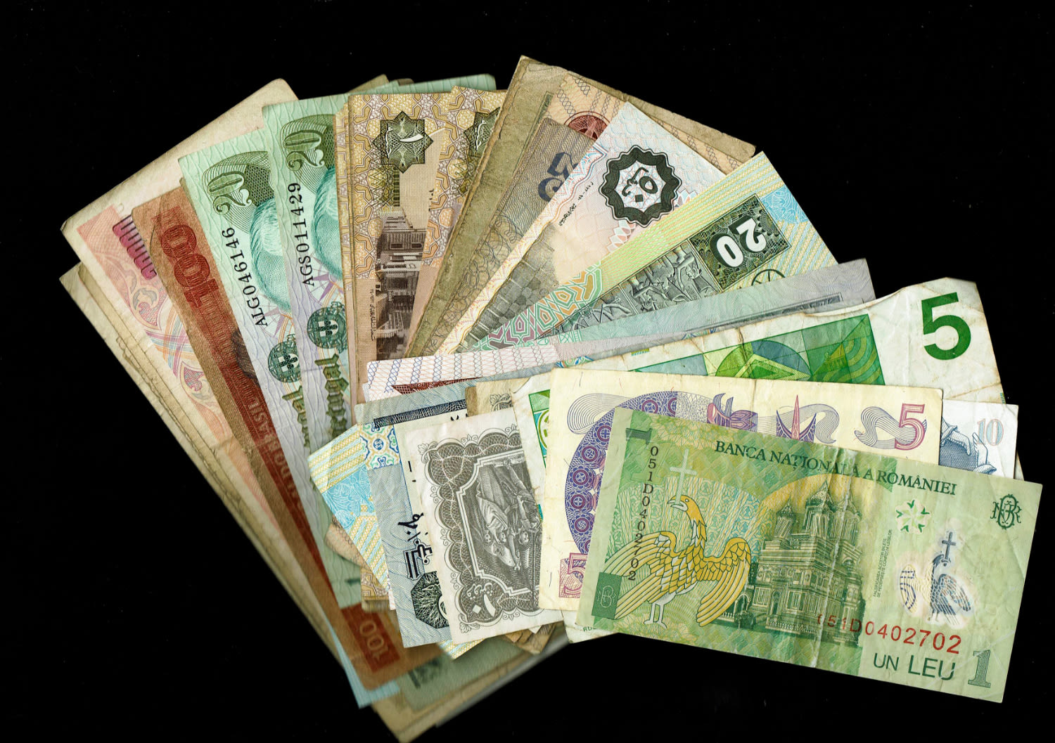 World - a large collection of world banknotes - there are quite a few photos, we recommend going through them all ... - 1 23