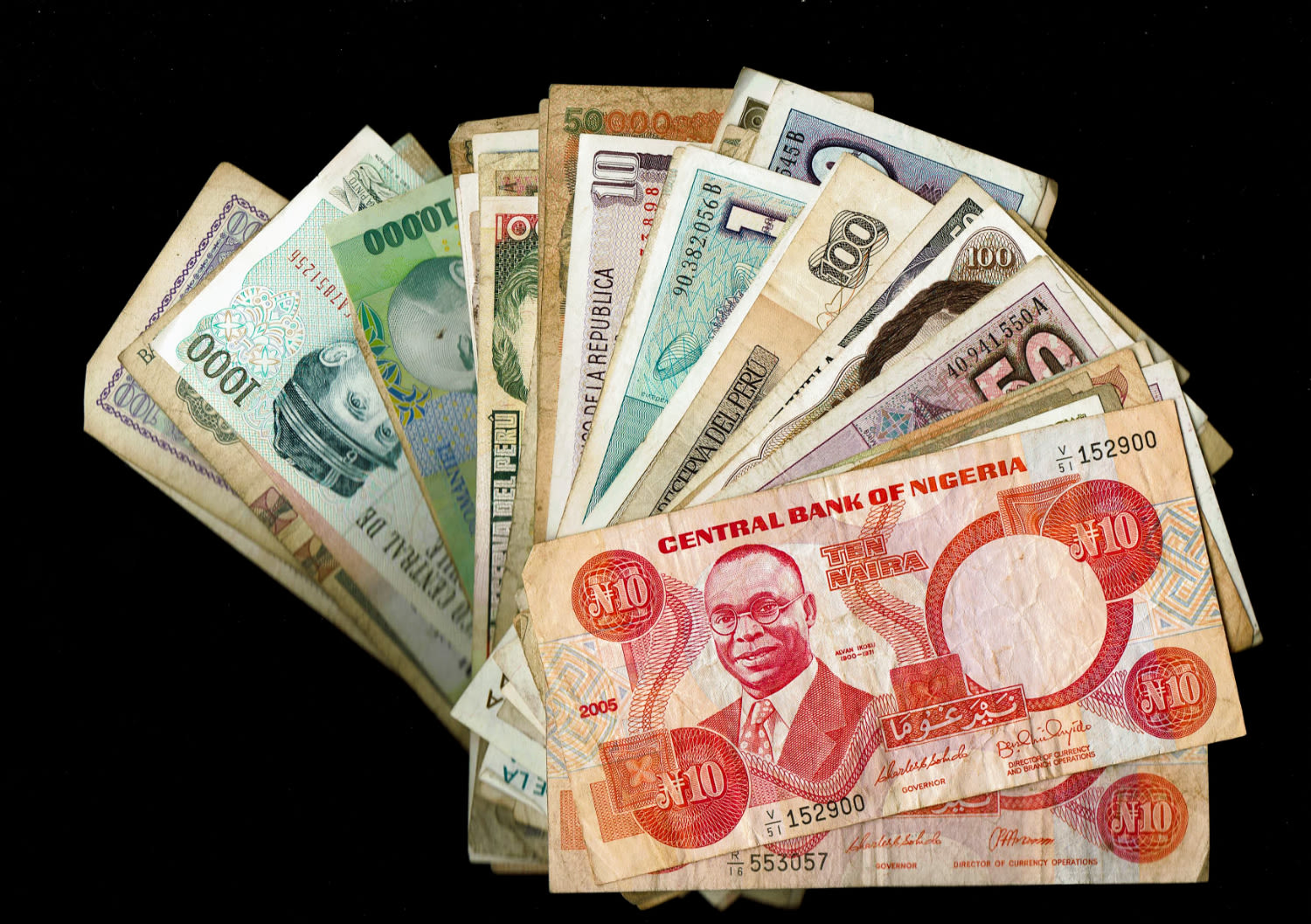 World - a large collection of world banknotes - there are quite a few photos, we recommend going through them all ... - 1 26