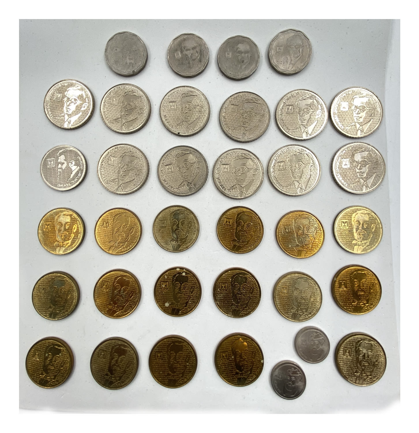 Israel - Lot of 35 coins, 1/2, 1, 5, 10, 100 shekels with portraits of Baron de Rothschild, Maimonides, Levi Eshkol ... - 1 0