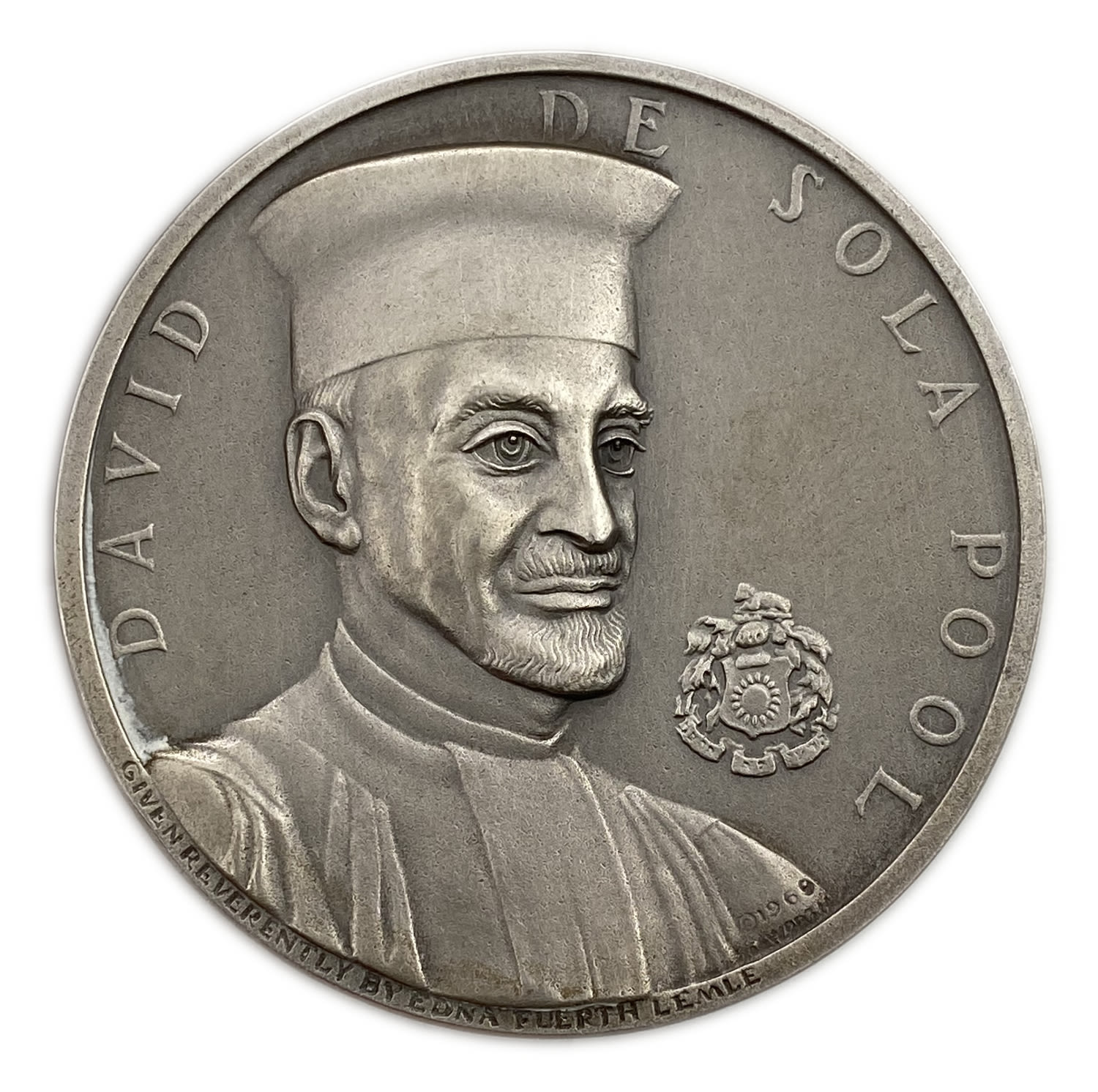 Israel - Medal of Rabbi de Sola Paul - silver 935, 117 g, 59 mm. Issue amount - only 285.
De Sola ... - 1 0