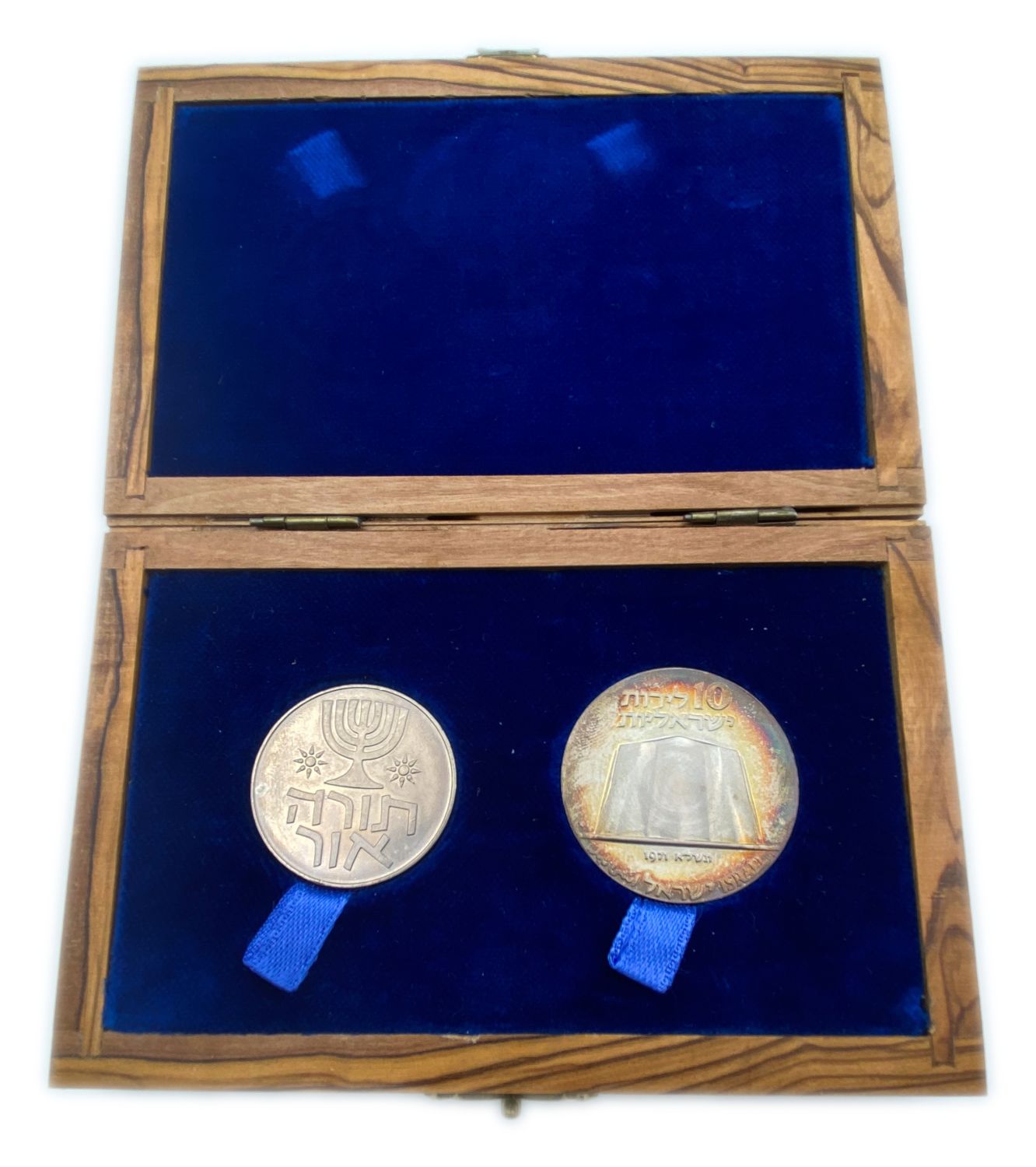 Israel - Lot of 2 coins in beautiful olive wood case
Science in the Service of Industry ... - 1 0