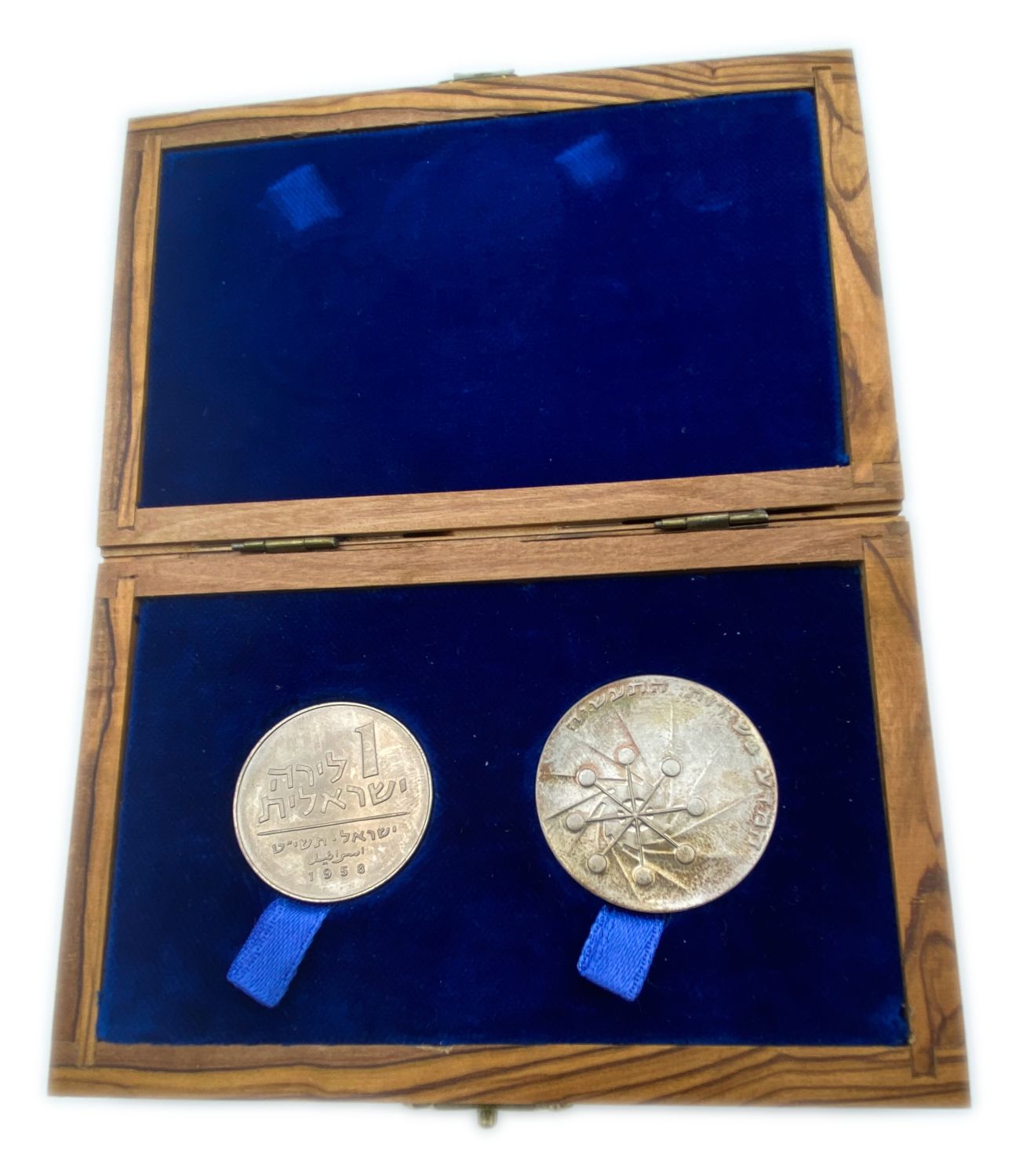 Israel - Lot of 2 coins in beautiful olive wood case
Science in the Service of Industry ... - 1 1