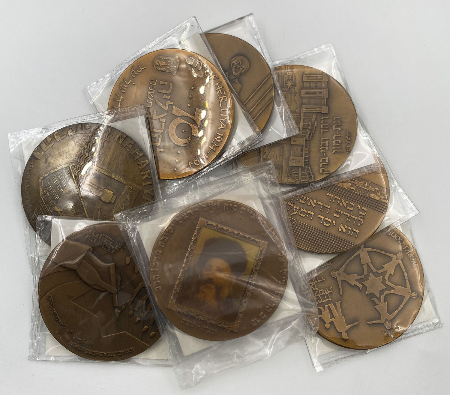 Israel - Lot of 8 medals from the Government Coin and medals Company in various subjects - Different years. ...