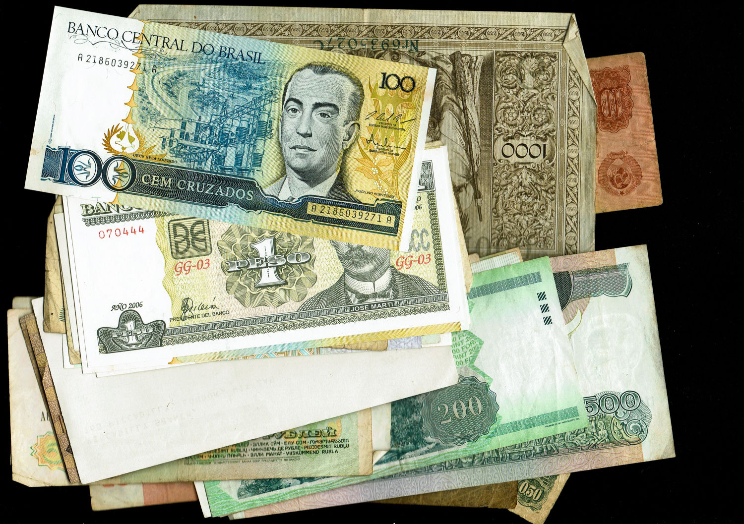 World - Lot of 119 banknotes from around the world, different periods, situations and years - 1 1