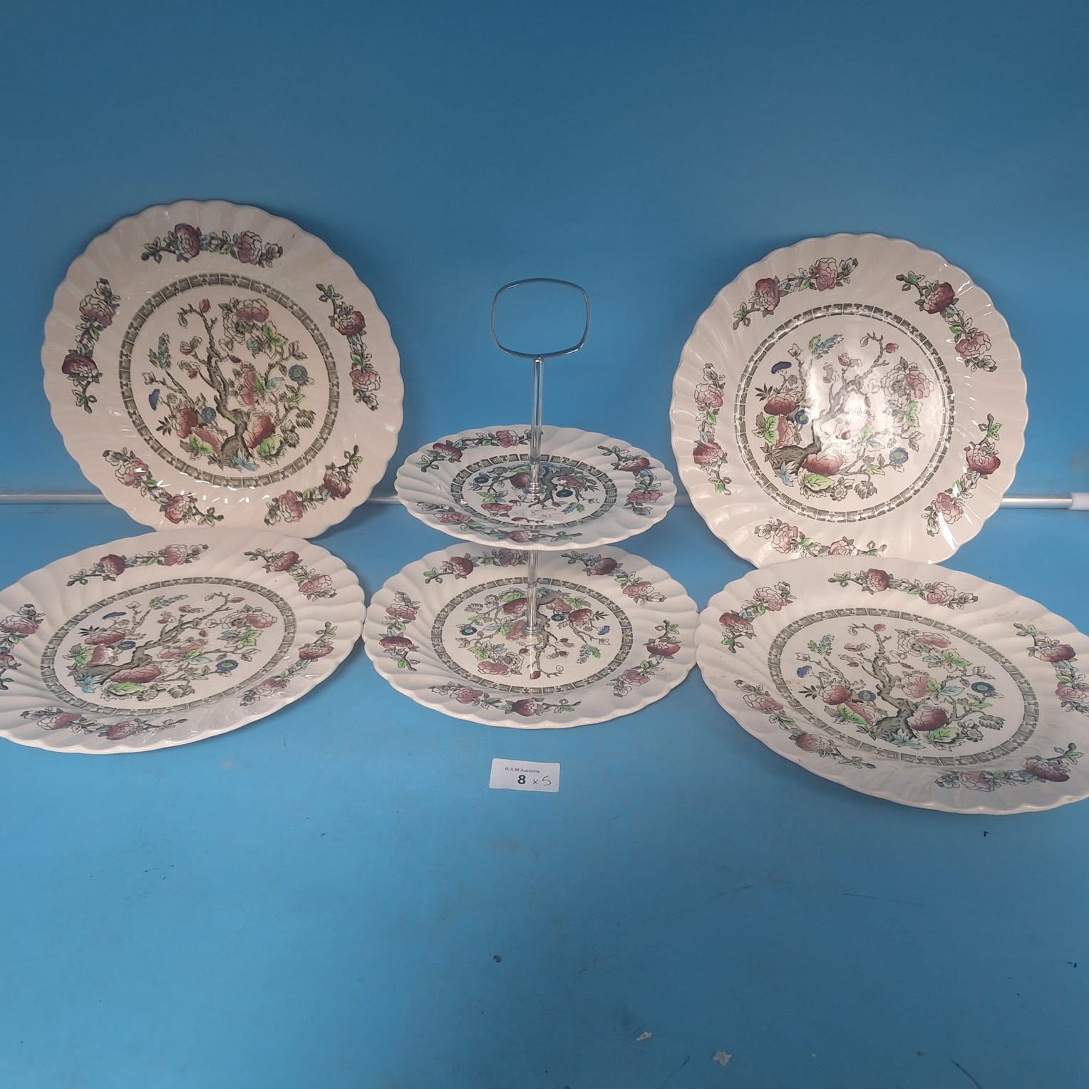 4 Indian Tree Plates and a Cake Stand - 1 0