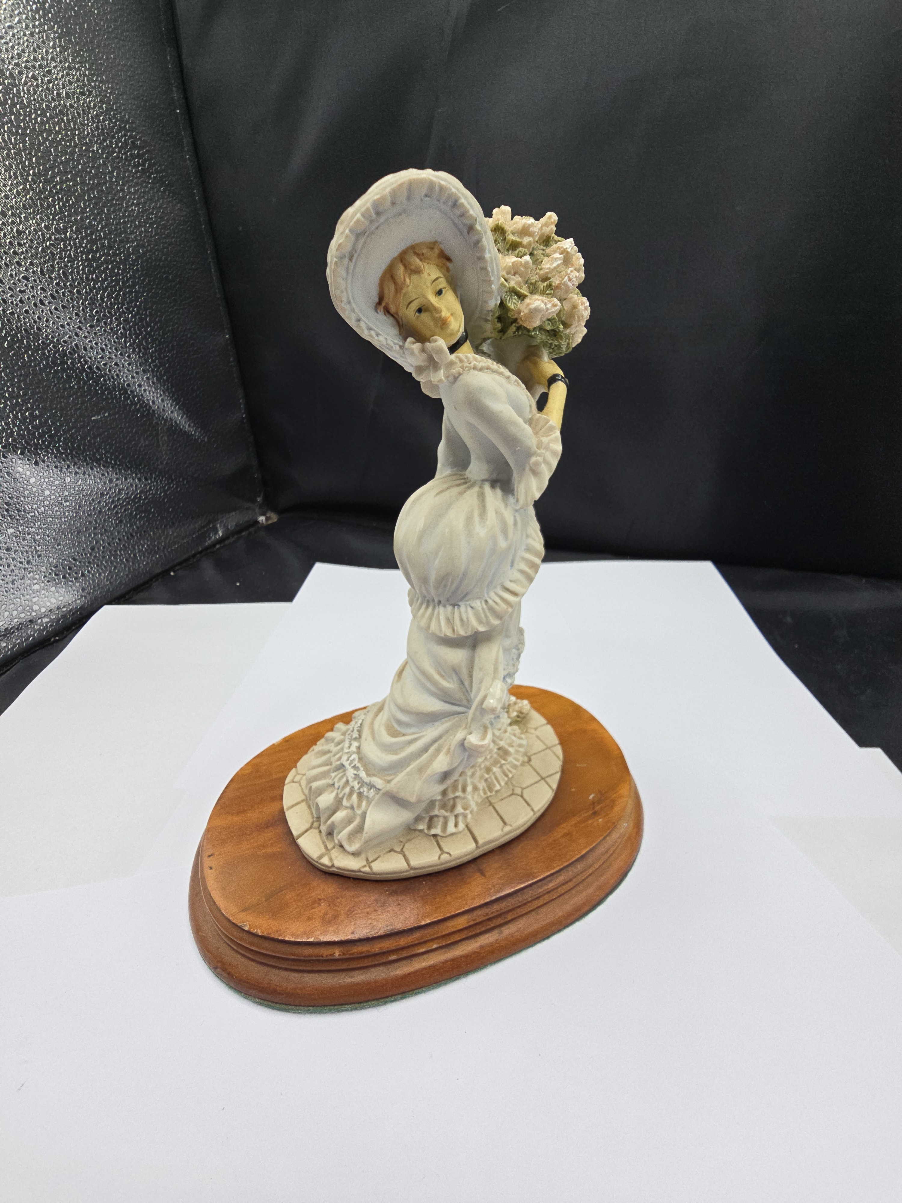 The Leonardo Collection 'Charlotte' Figurine, ©1991 - 1 0