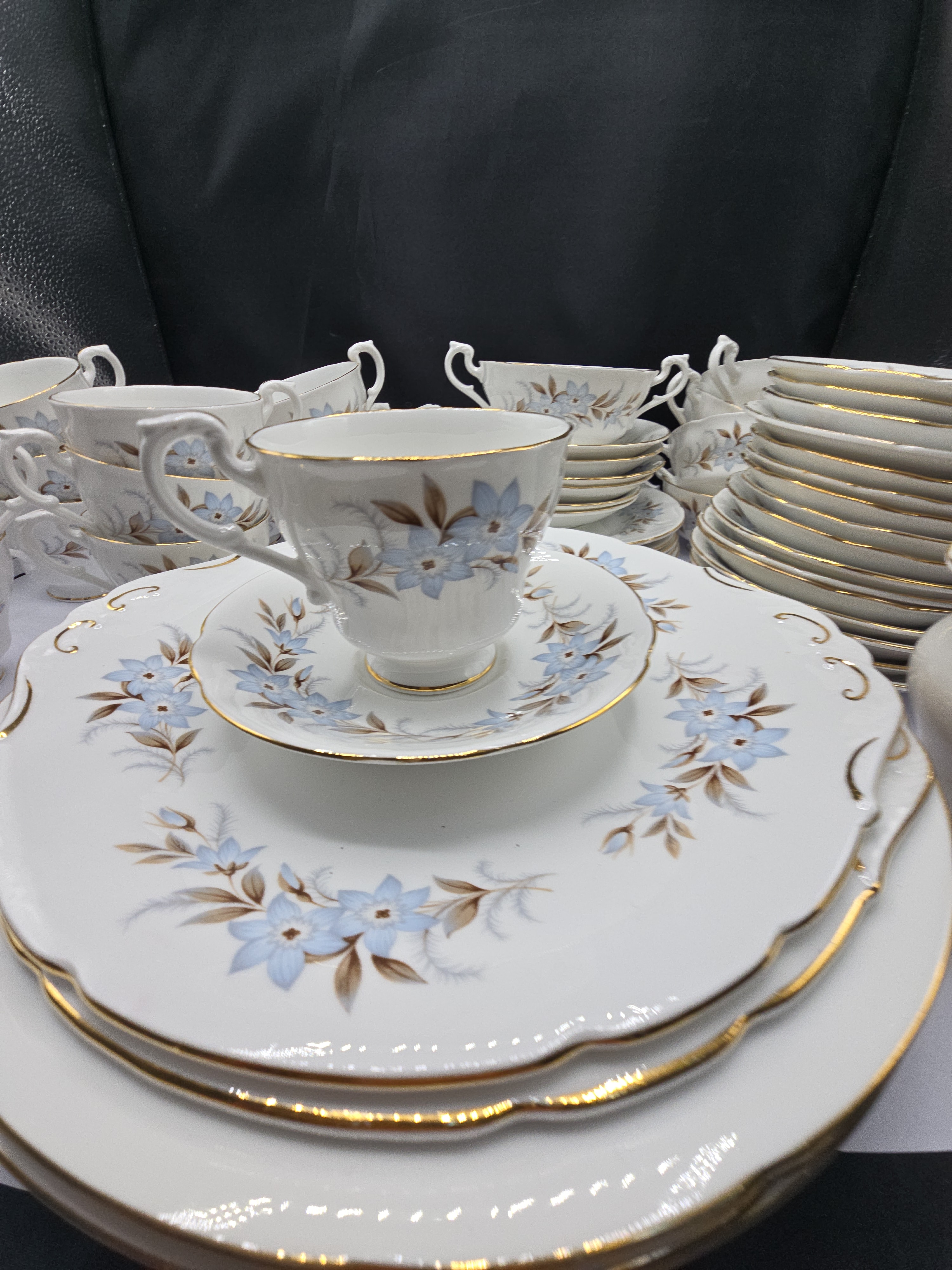A Large Ceramic Royal Standard Dinnerware and Tea Ware Set, with Blue Floral Decoration and Gilt Trim - 1 1