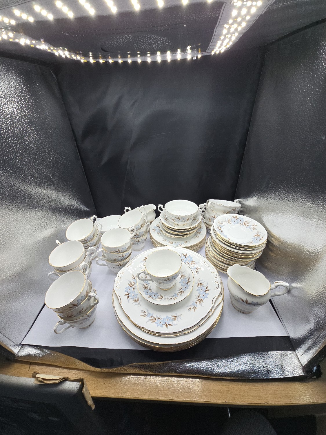A Large Ceramic Royal Standard Dinnerware and Tea Ware Set, with Blue Floral Decoration and Gilt Trim - 1 0
