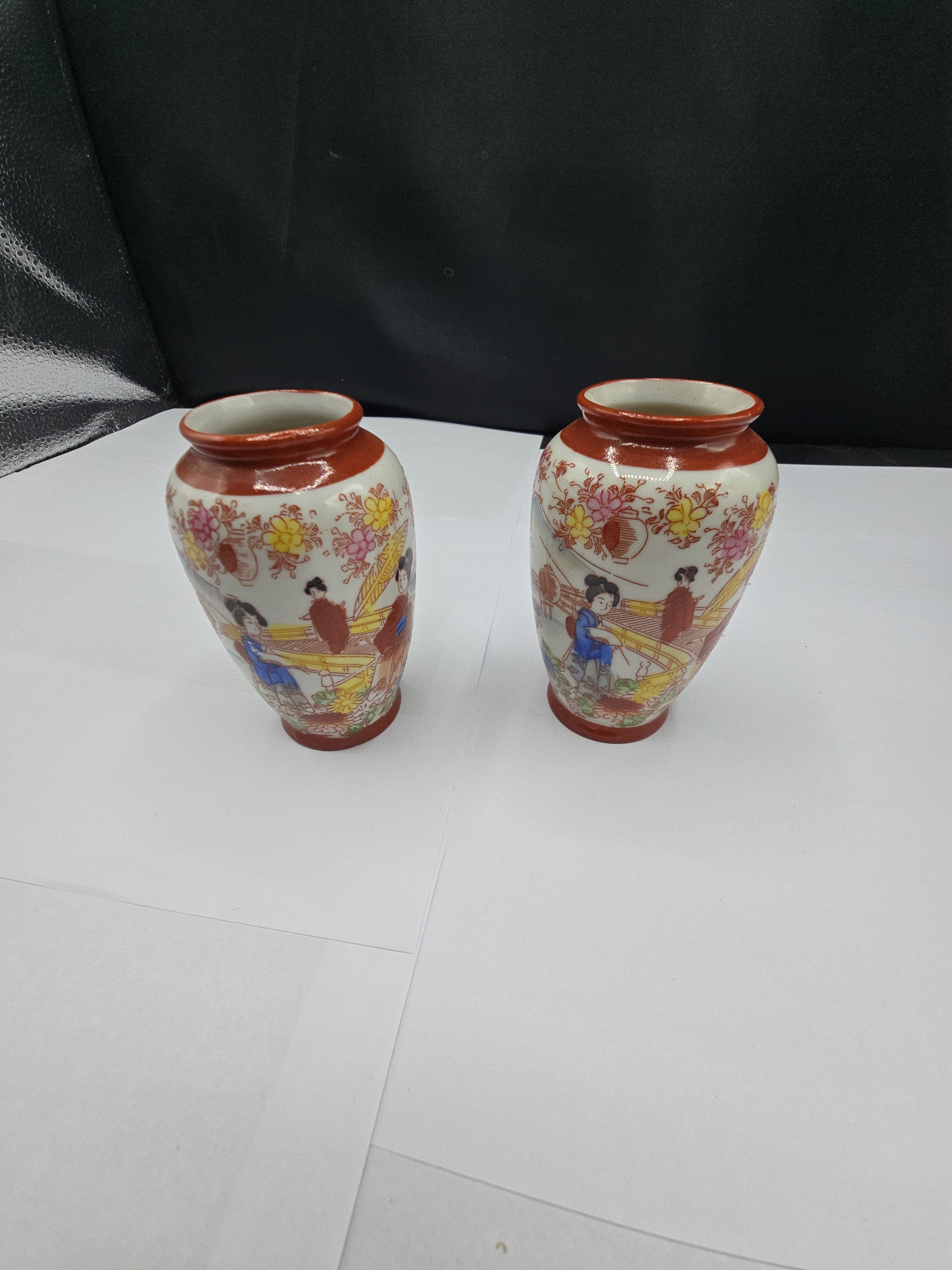A Pair of Japanese Kutani Style Hand-Painted Porcelain Vases with Geisha and Pagoda Decoration - 1 0