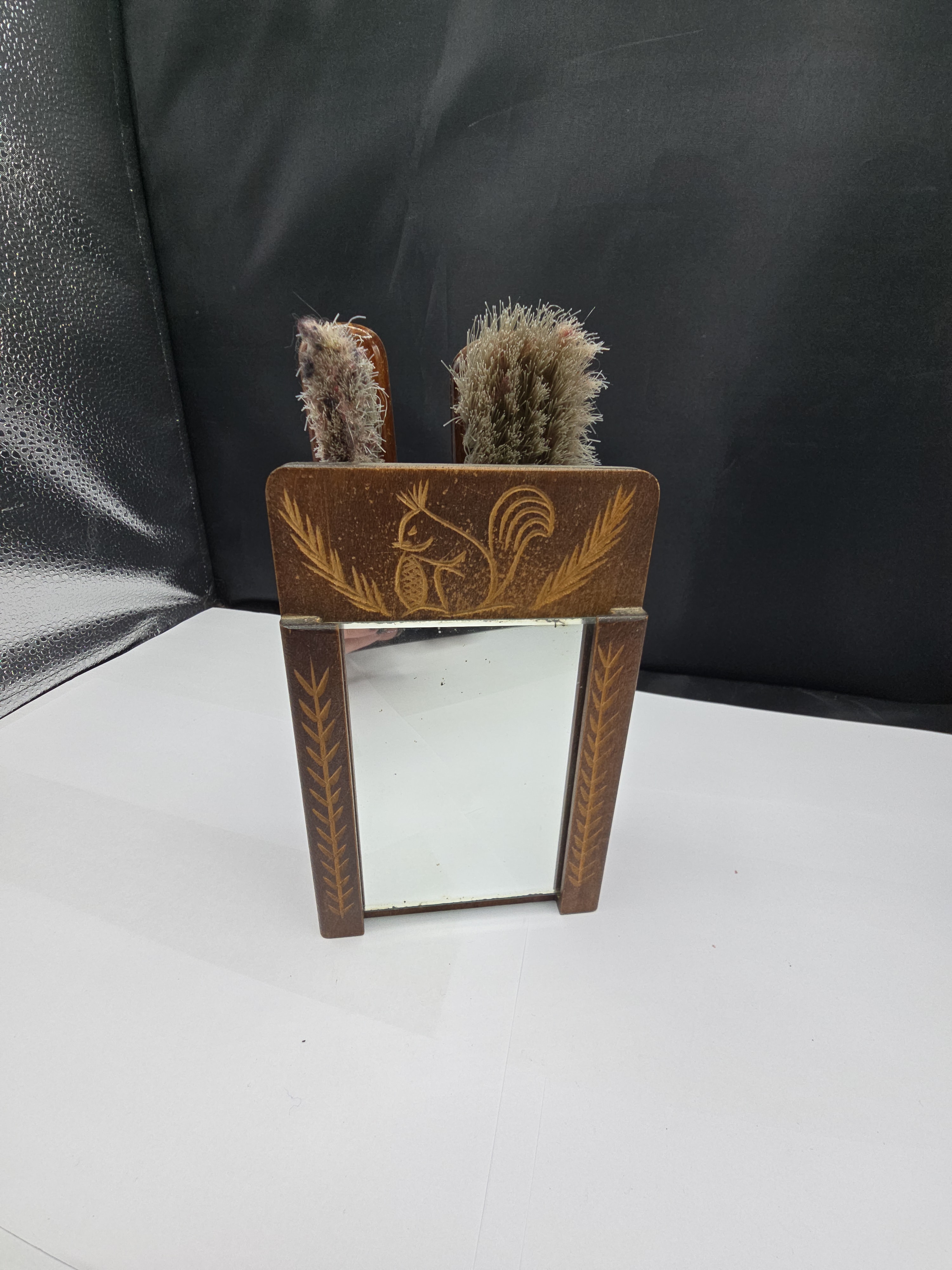 Vintage/Antique Art Wall-Mounted Brush and Mirror Set with Two Brushes With Squirrel Carving - 1 0