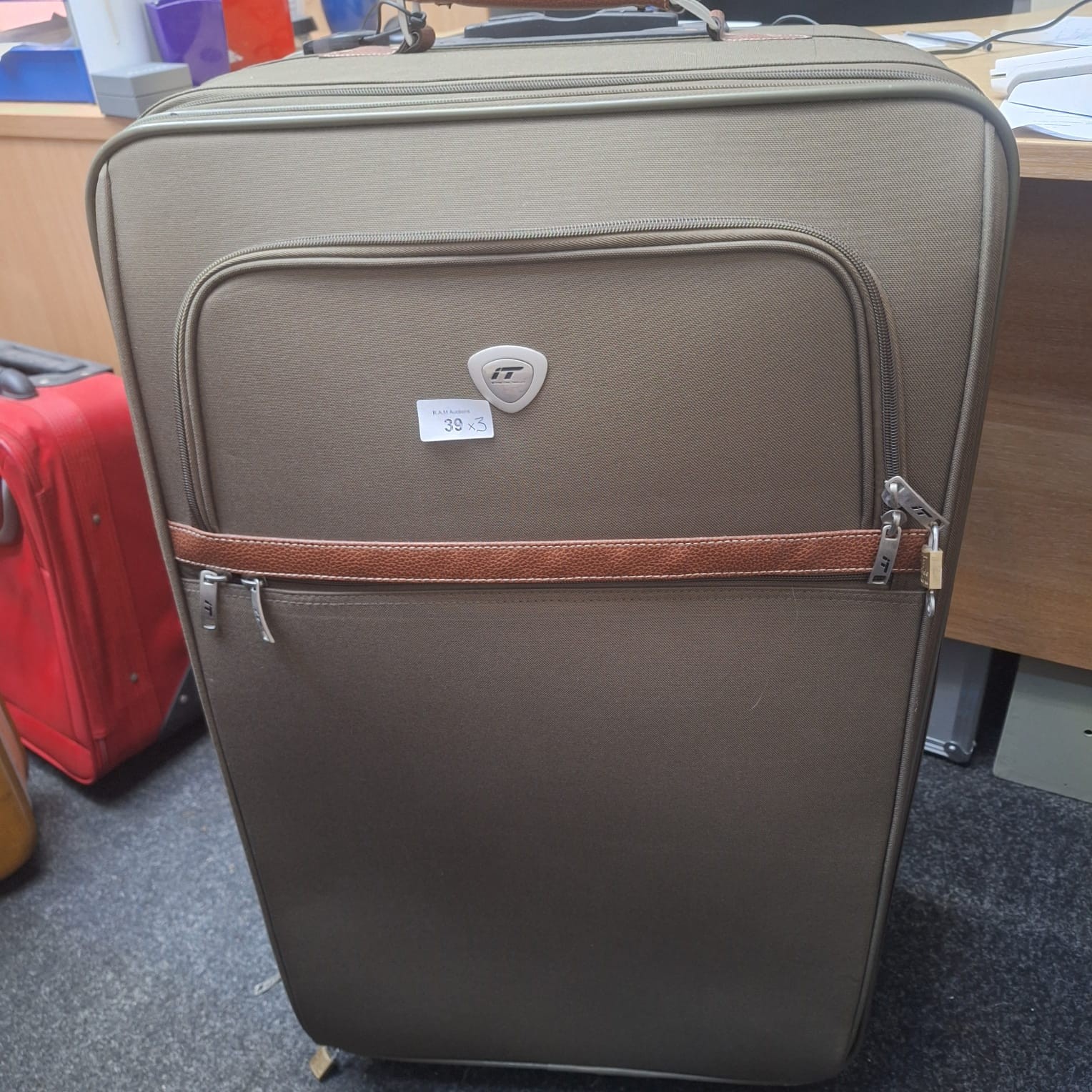 Crown 1950's/60's Cabin Case and a Small Jade Case - 1 1